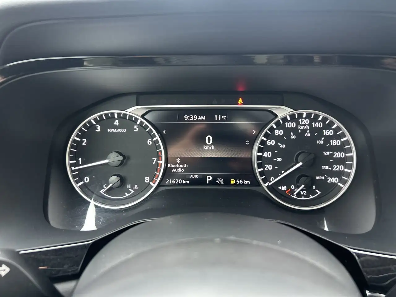 Nissan Pathfinder снимка Nissan Pathfinder