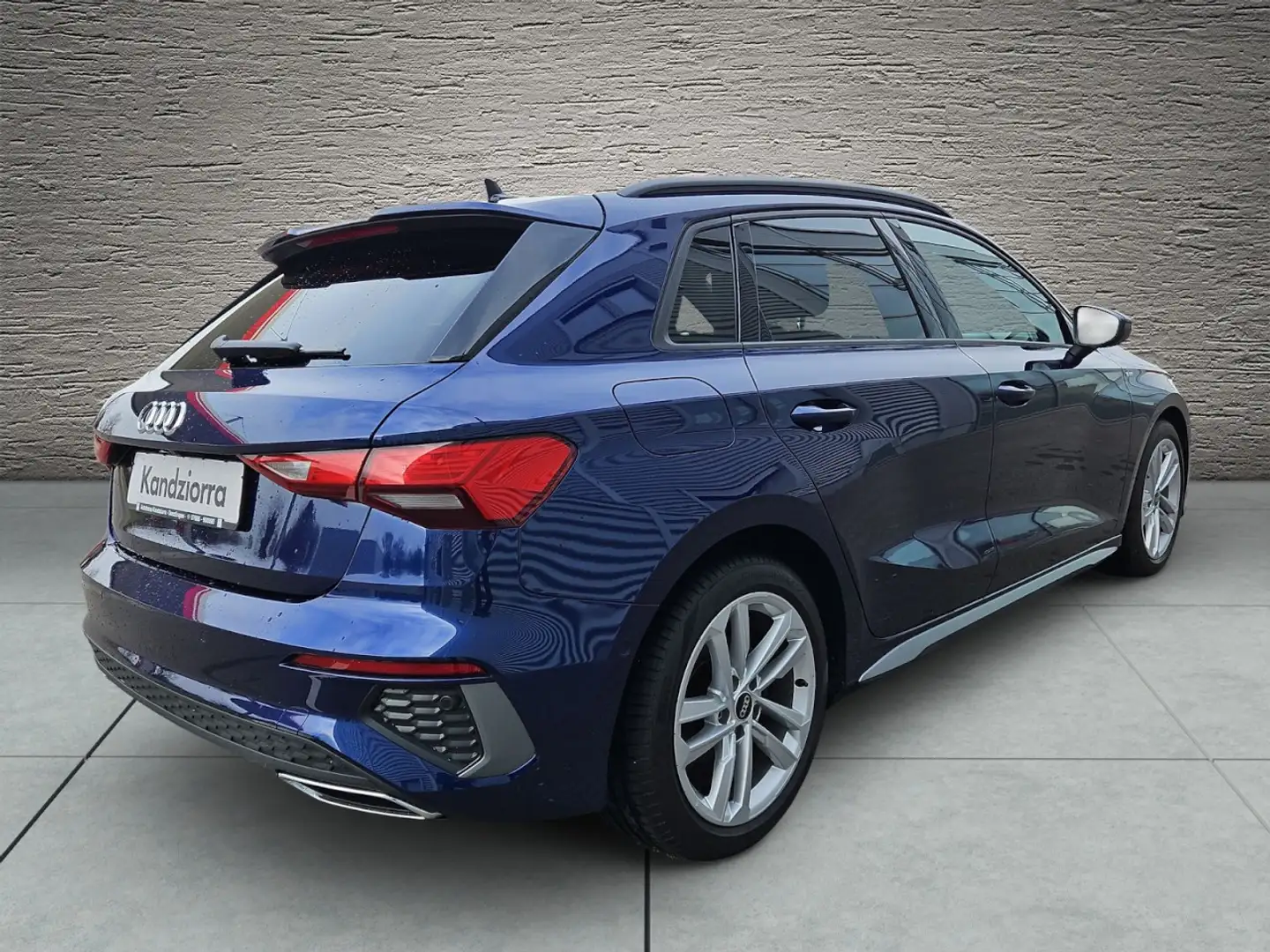 Audi A3 Sportback 35 TFSI S-Line Klima Navi Blau - 2