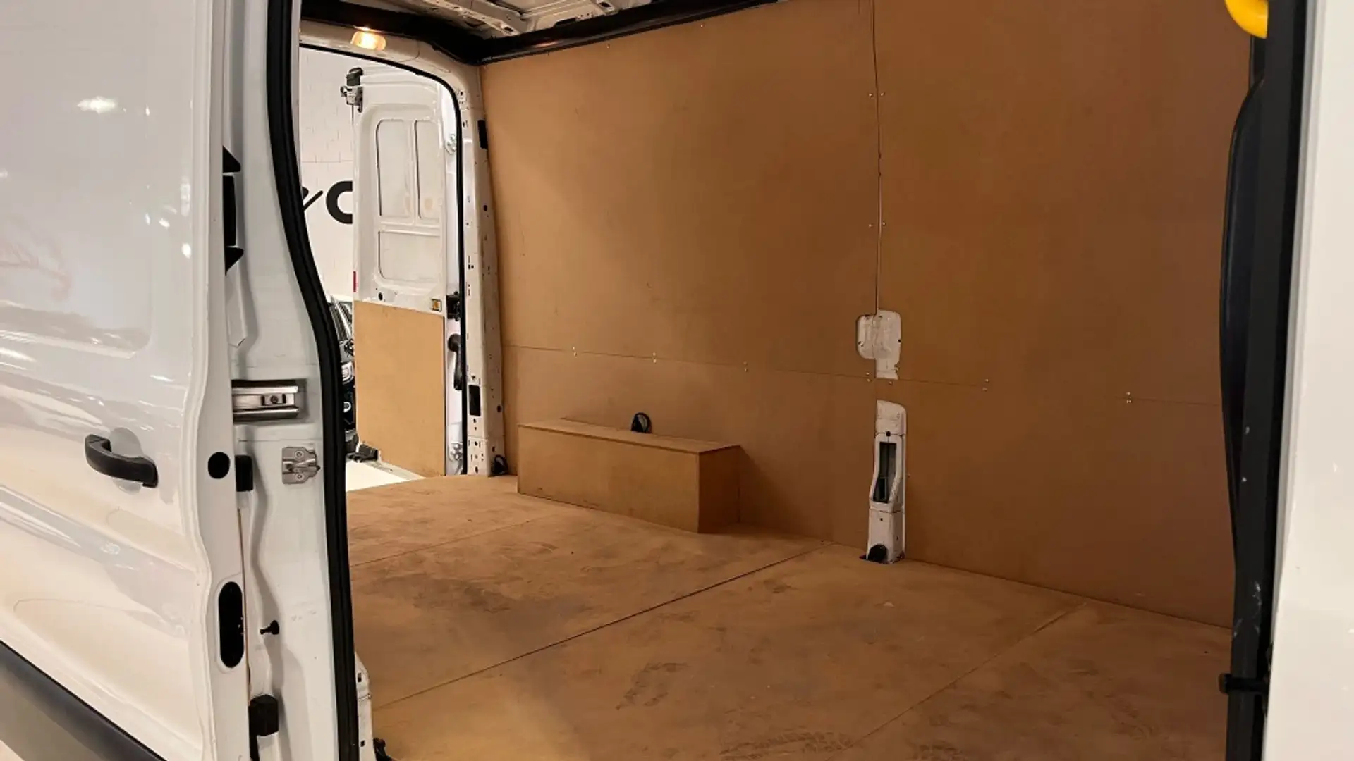 Ford Transit FT 350 L3 Chasis Ambiente 130 Blanco - 2