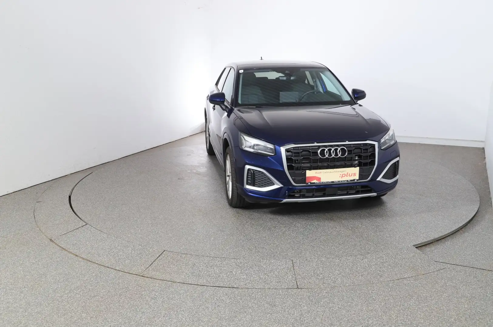 Audi Q2 35 TFSI admired Blau - 2