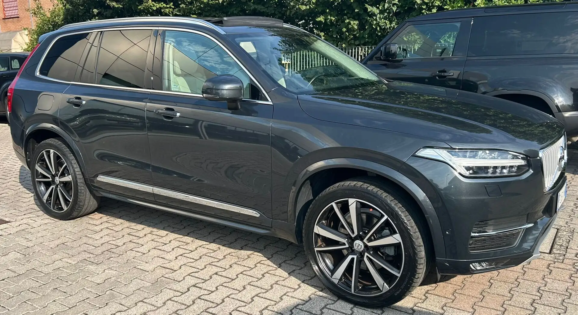 Volvo XC90 XC90 D5 AWD Geartronic 7 posti Momentum Blau - 1