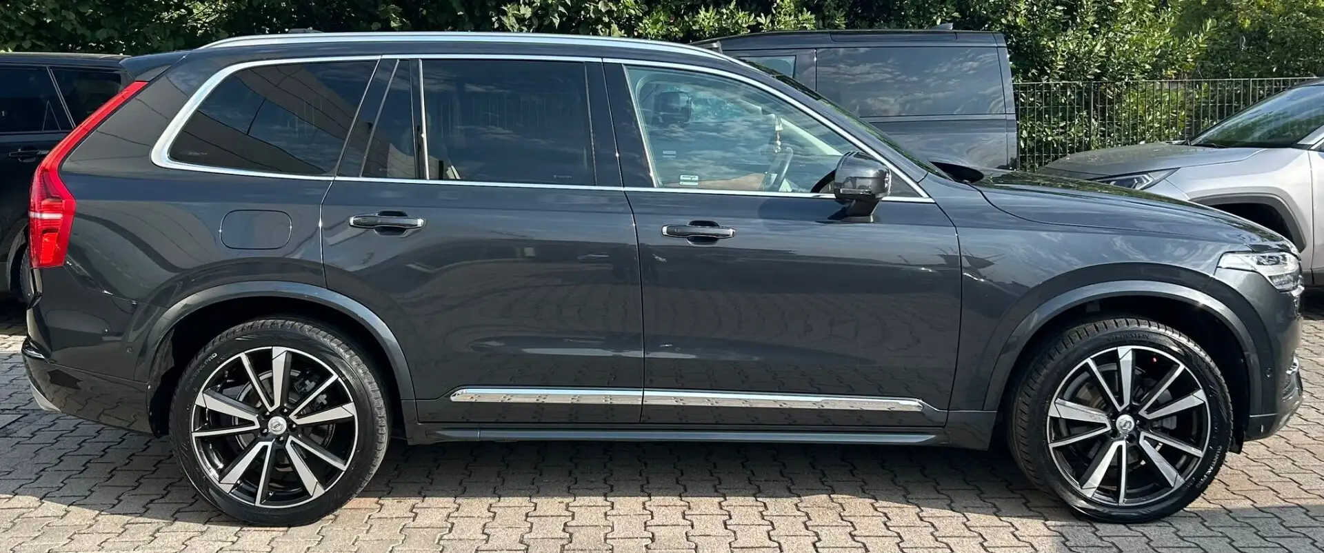 Volvo XC90 XC90 D5 AWD Geartronic 7 posti Momentum Blau - 2