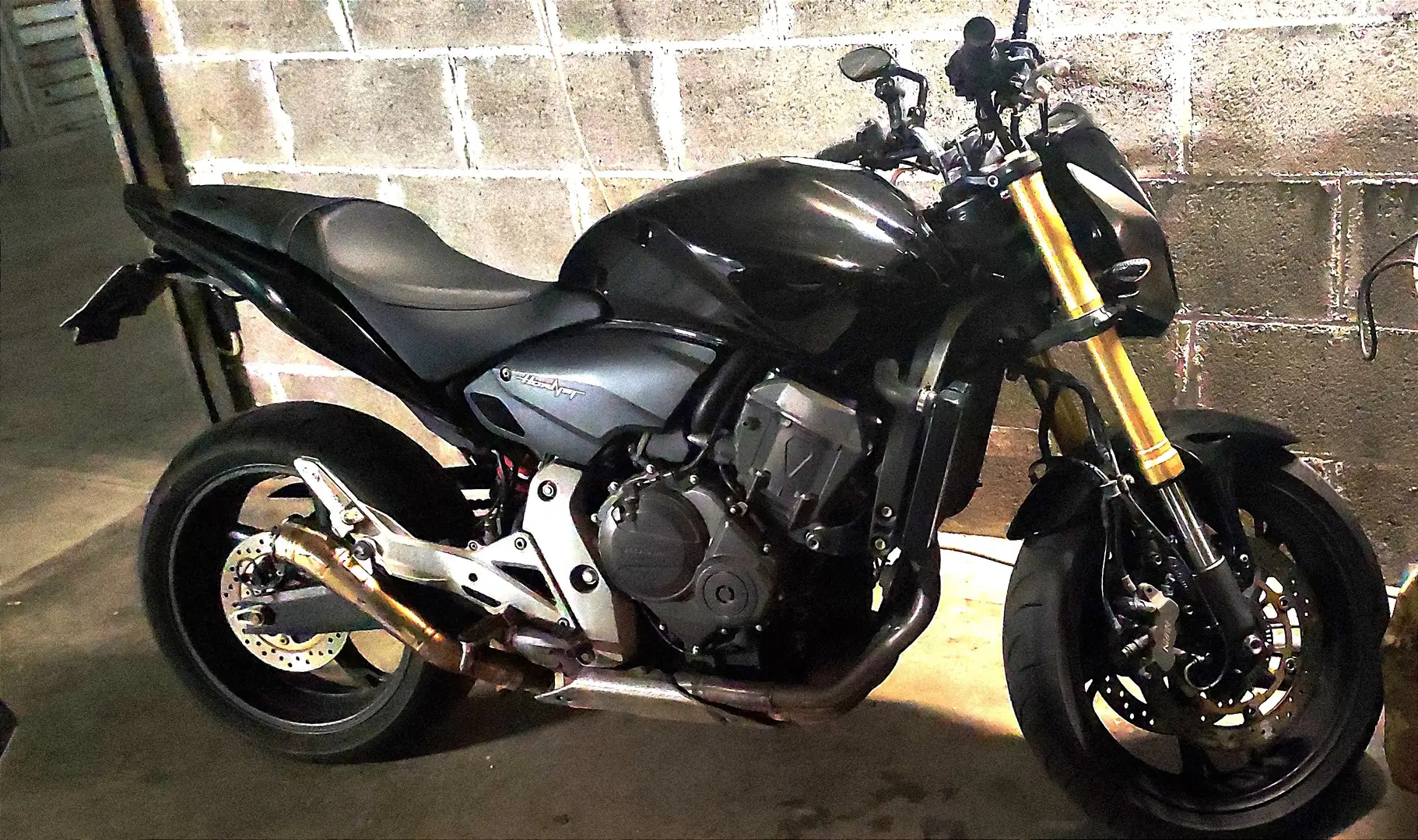Honda Hornet 600 Černá - 1