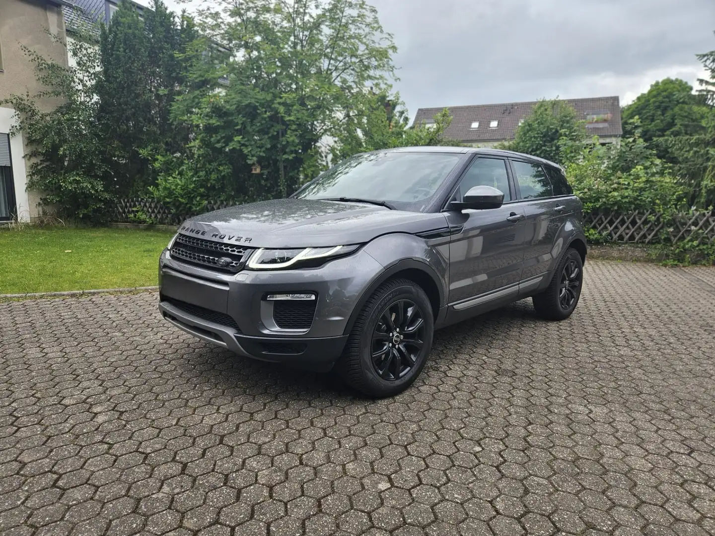 Land Rover Range Rover Evoque eD4 SE Dynamic Leder Facelift Panorama Grau - 1