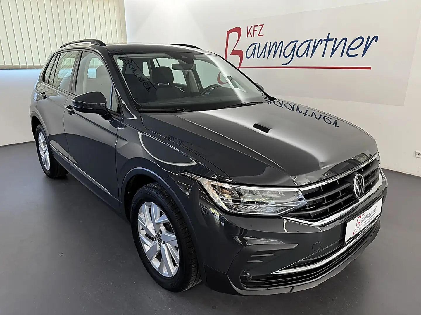 Volkswagen Tiguan 2,0TDI DSG 4Motion Life *LED*NAVI*ACC*Sitzheizu... Grau - 1