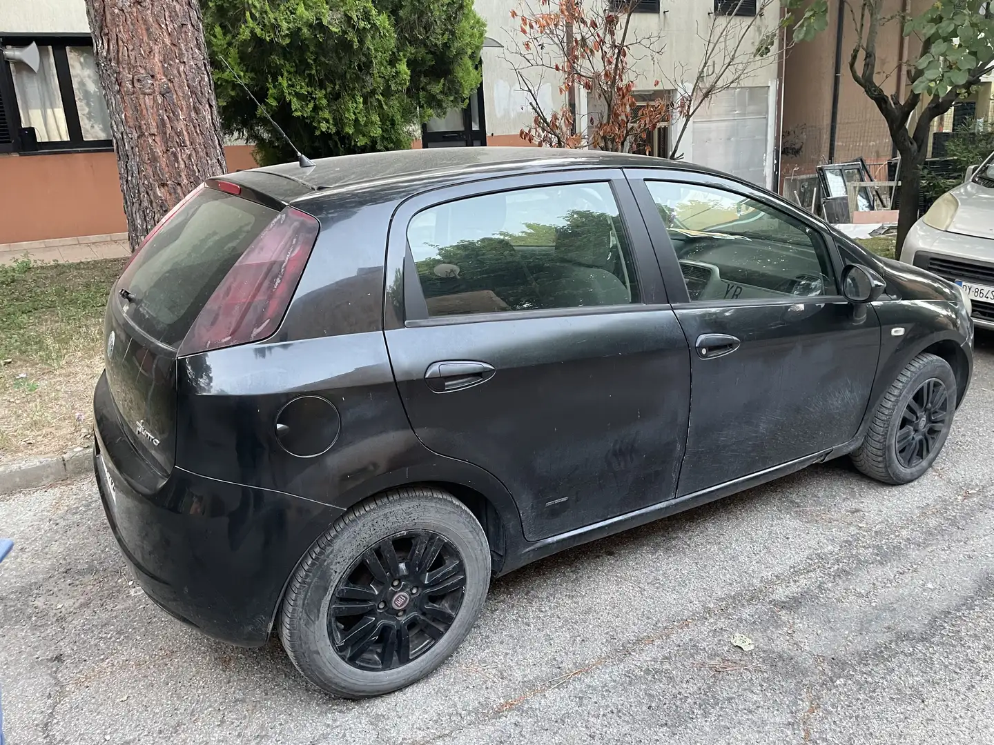 Fiat Grande Punto 5p 1.2 benzina impianto a metano Nero - 1