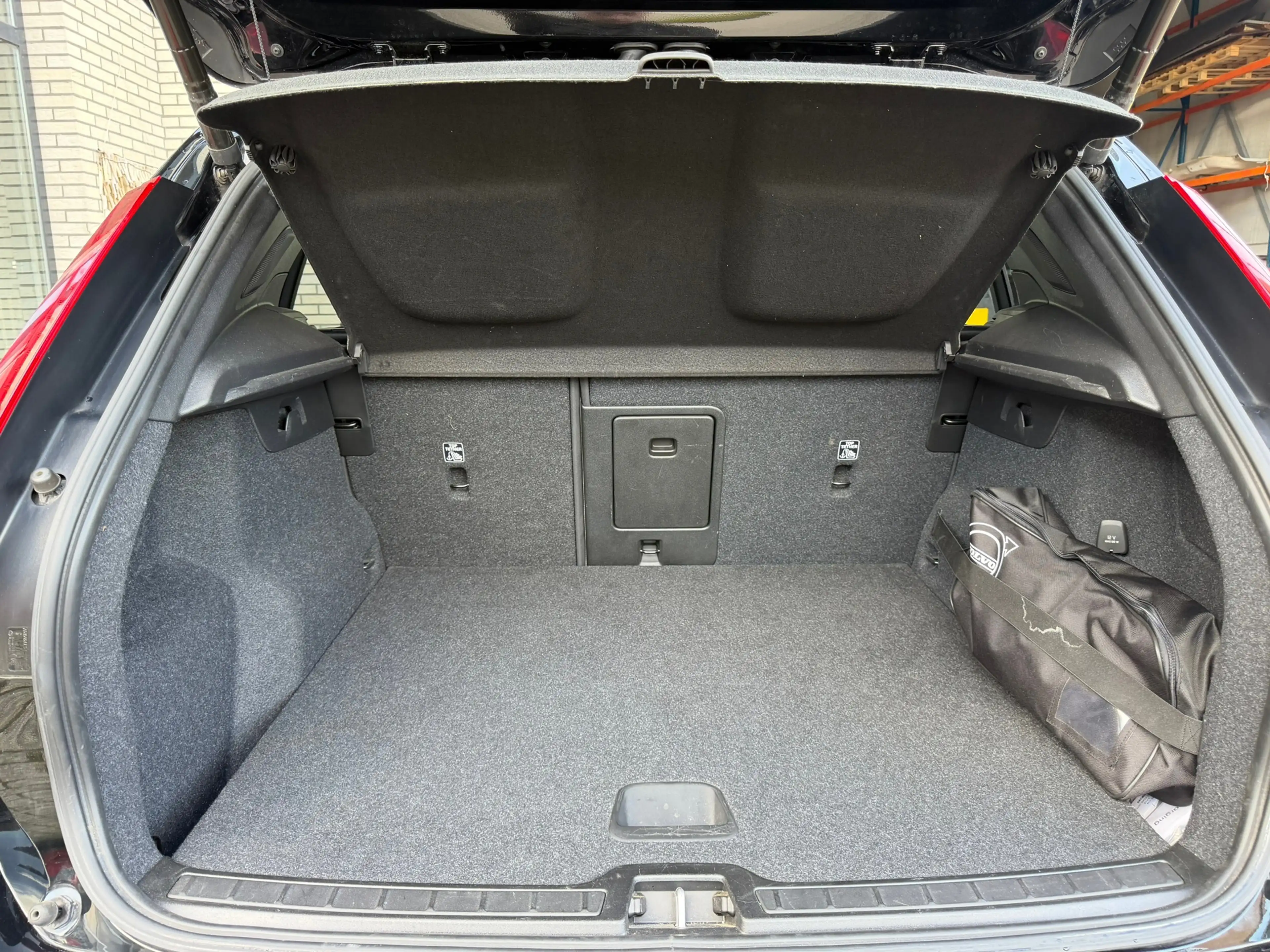 Volvo XC40 1.5 T4 Recharge R-Design Leer, Harman/Kardon, Came — photo 23