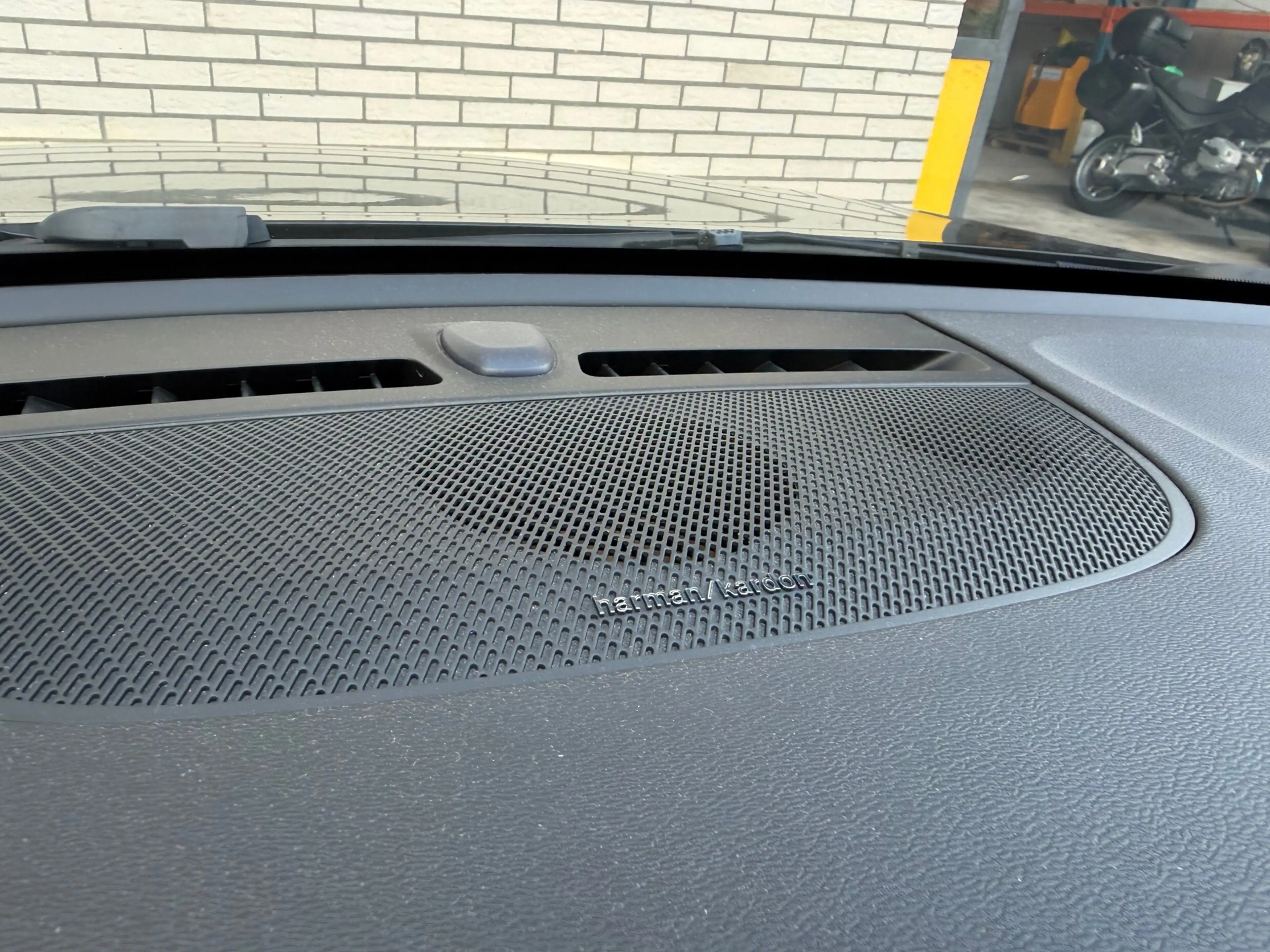 Volvo XC40 1.5 T4 Recharge R-Design Leer, Harman/Kardon, Came — photo 14