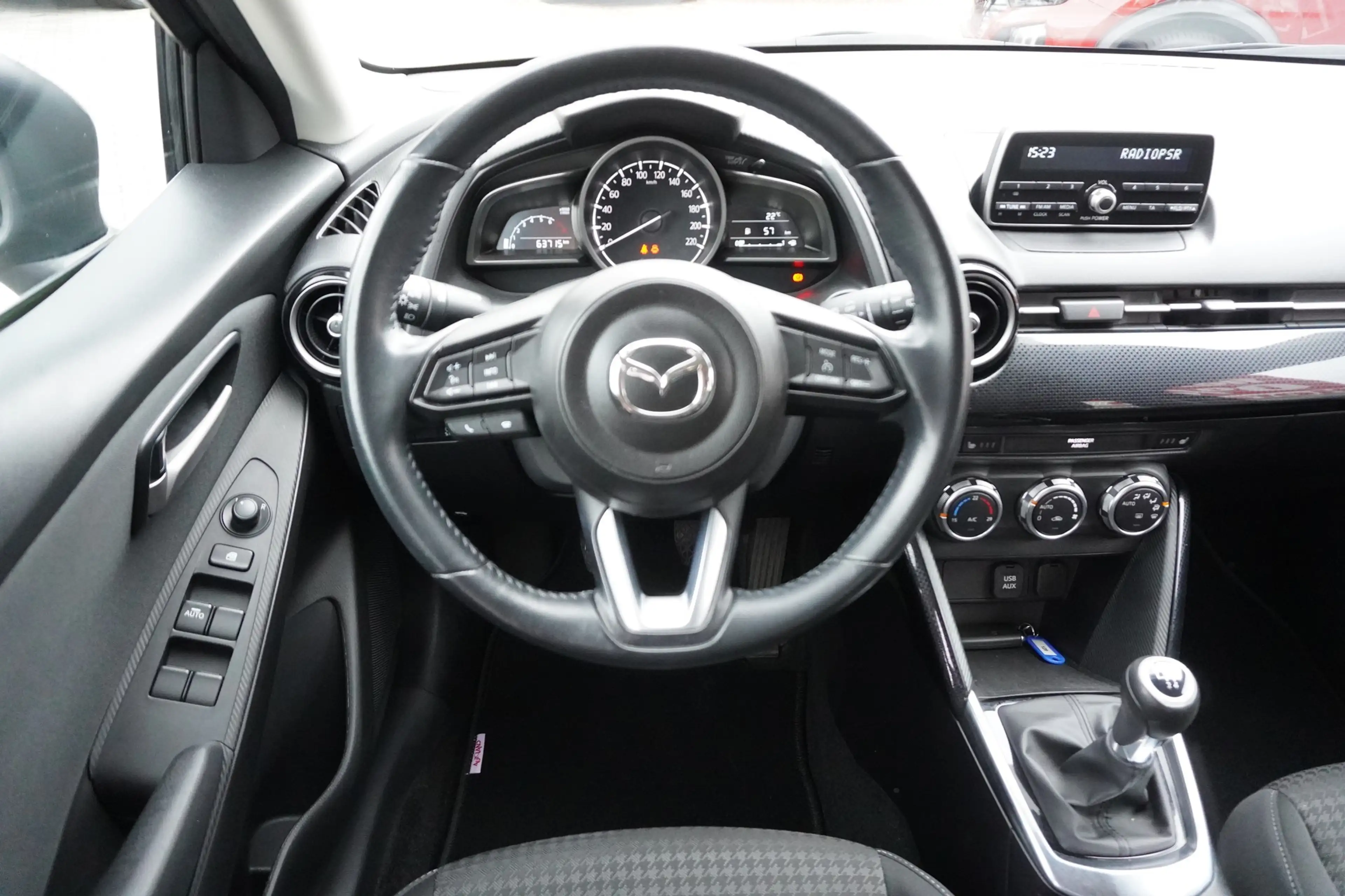 Mazda 2 1.5 Center-Line LED Android Apple DAB Klima — photo 12