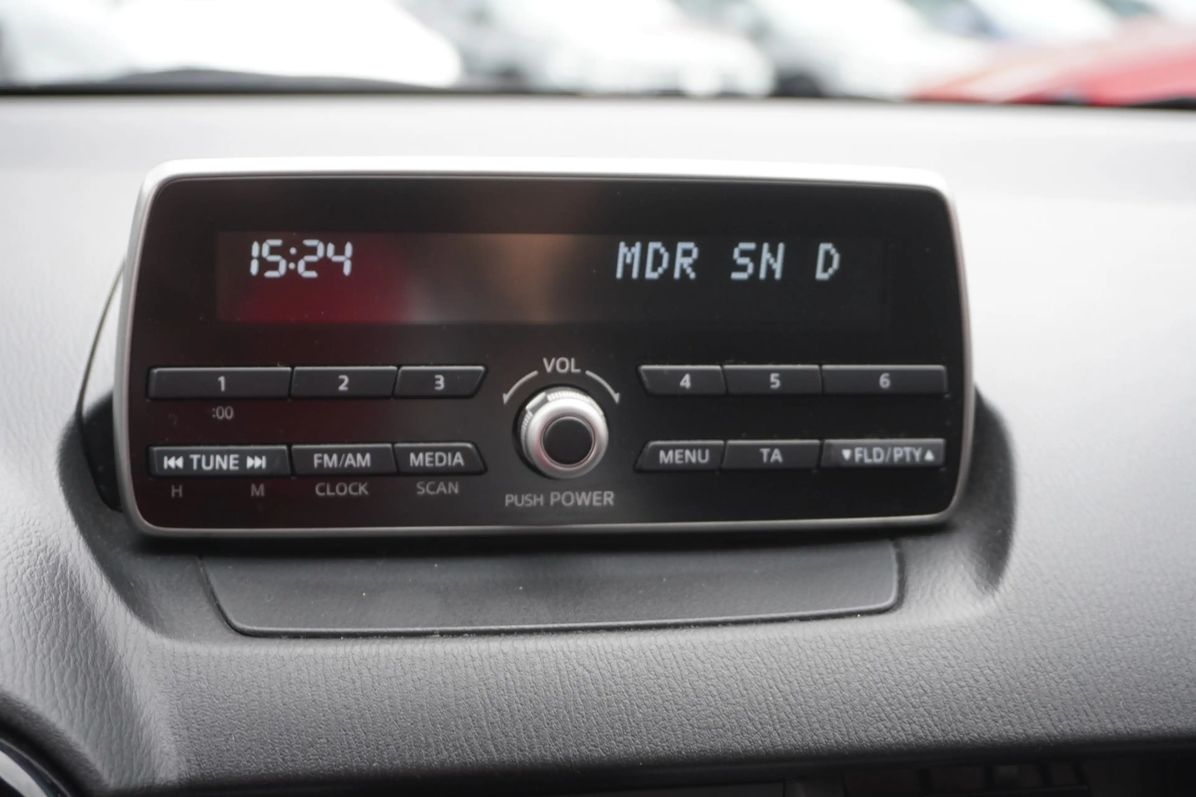 Mazda 2 1.5 Center-Line LED Android Apple DAB Klima — photo 13