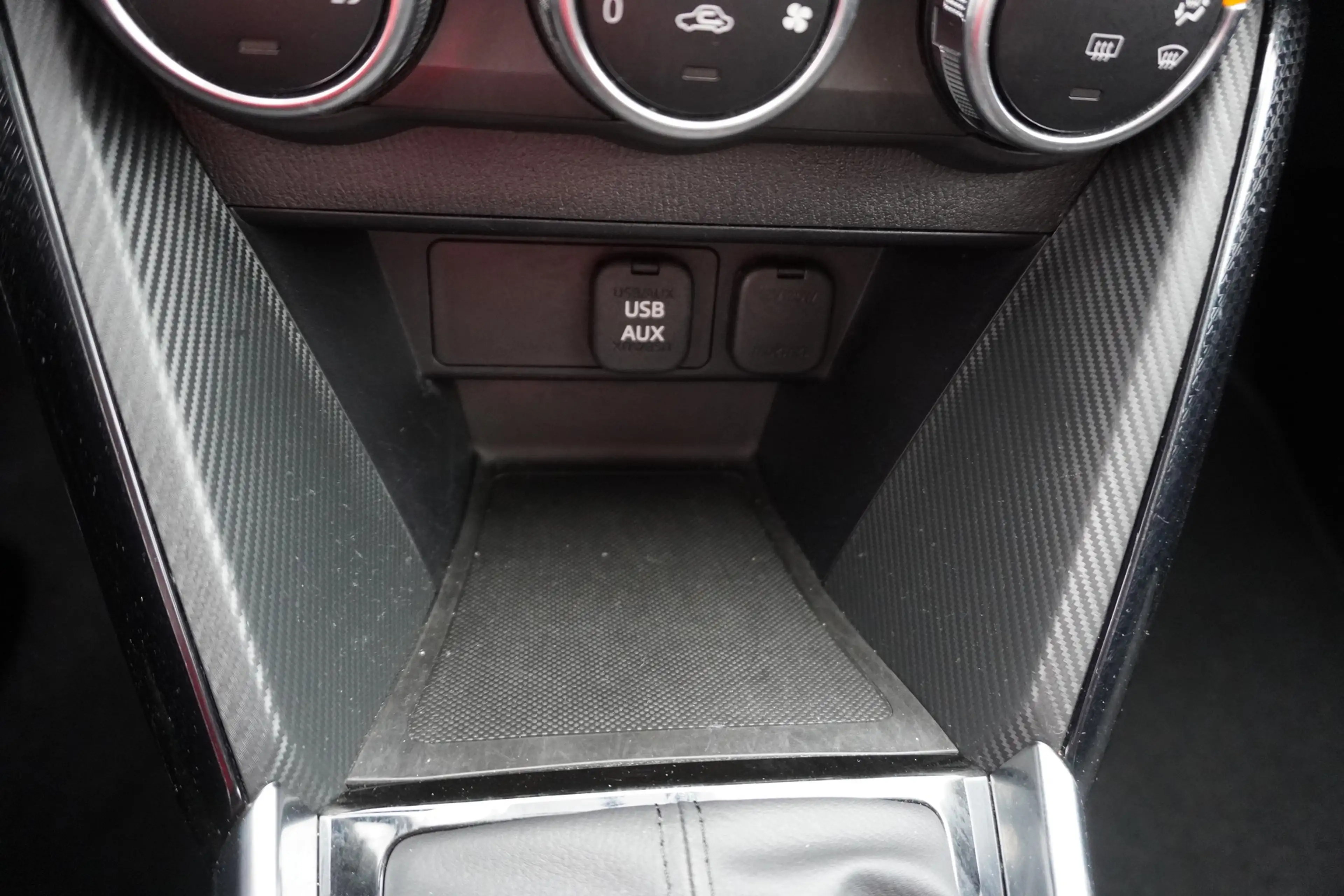 Mazda 2 1.5 Center-Line LED Android Apple DAB Klima — photo 15