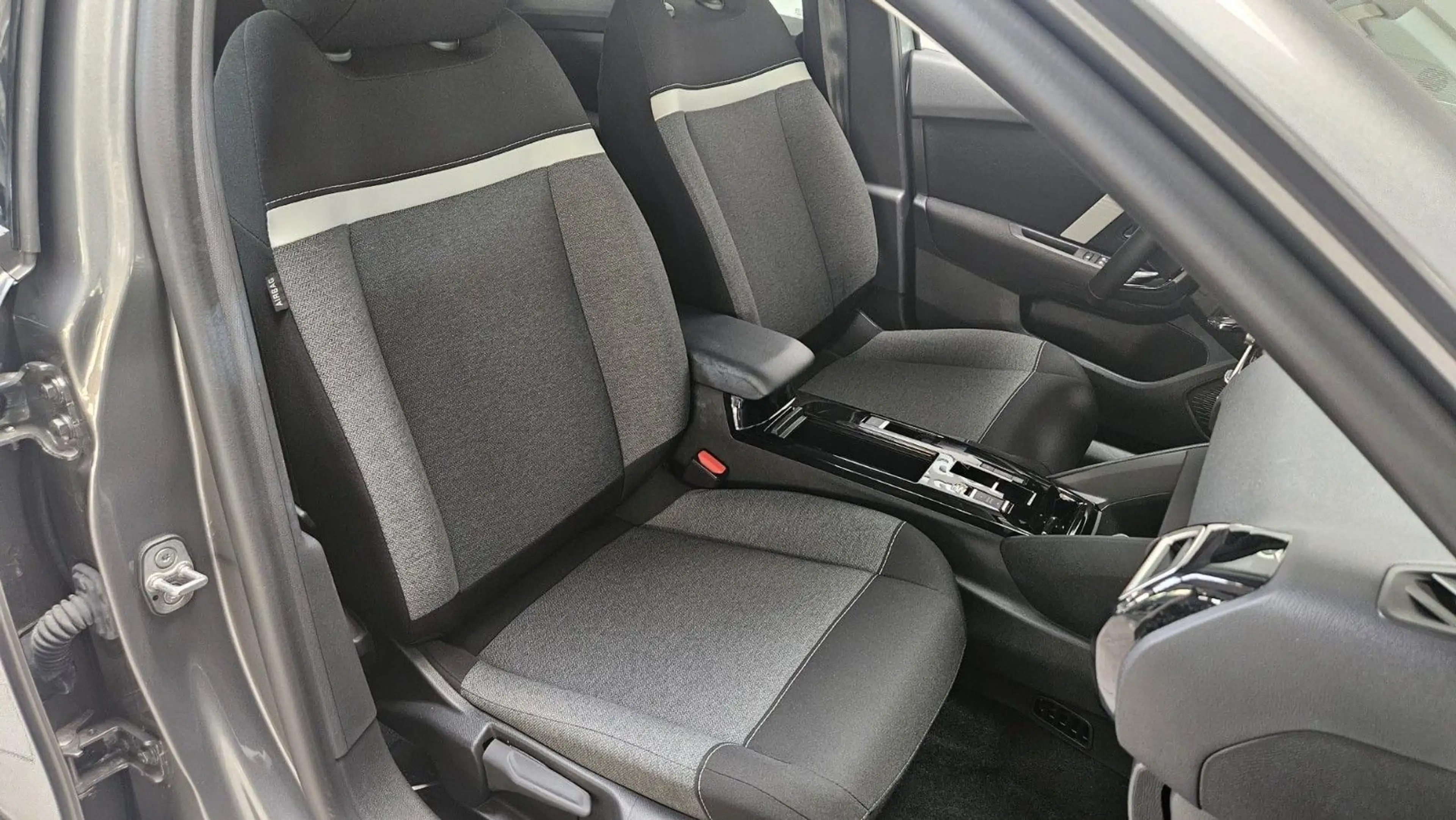Citroen C4 Lim. YOU 1.2 Mild-Hybrid Autom. LED Tempo PDC — photo 12