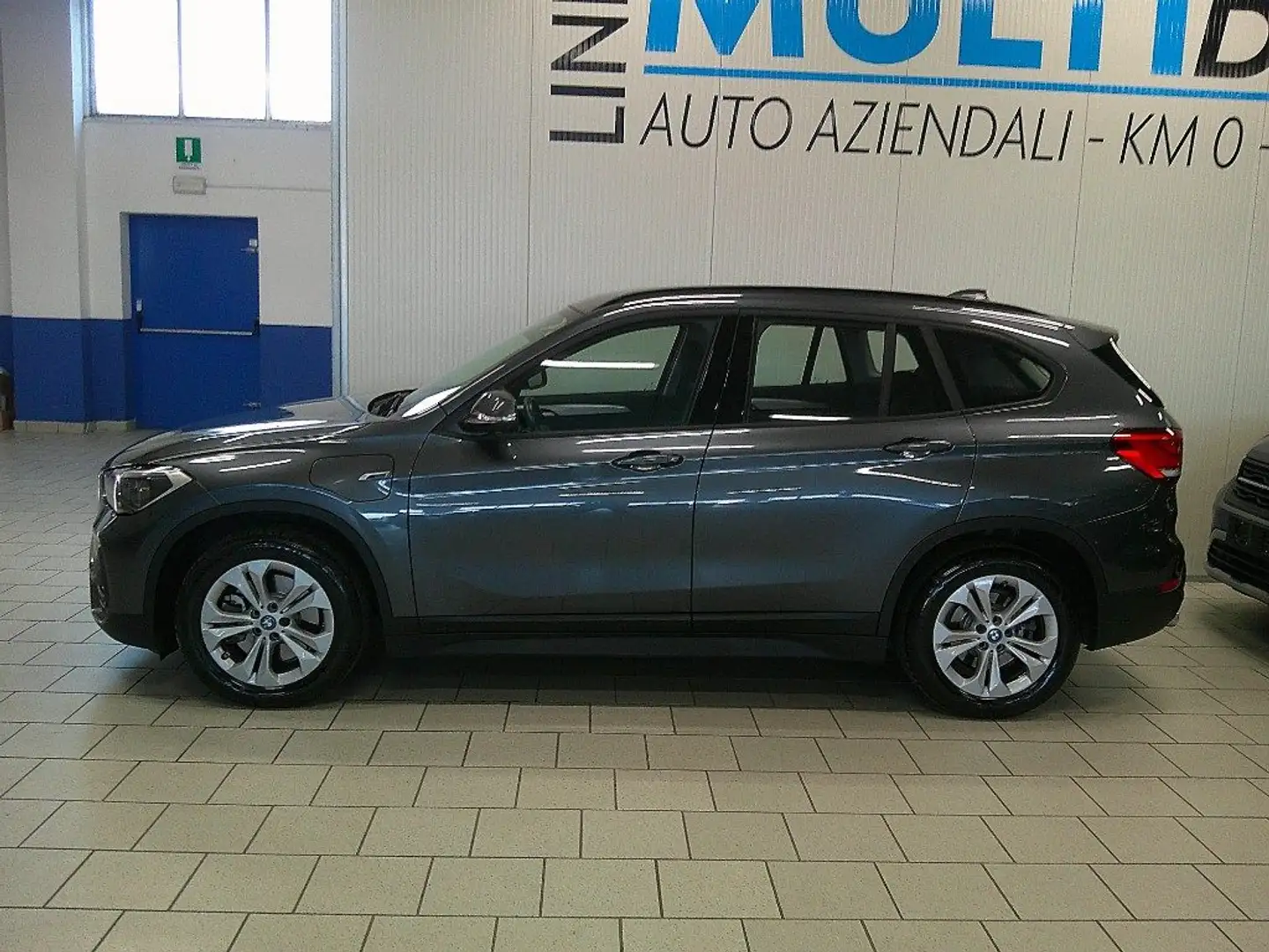 BMW X1 xDrive25e Business Advantage Navi Garanzia 24M Grau - 1