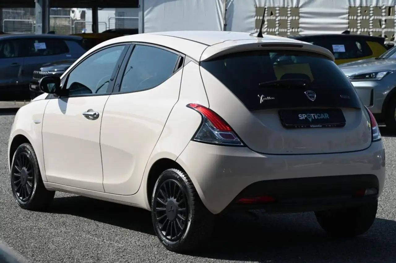 Lancia Ypsilon 2022 — фото 7