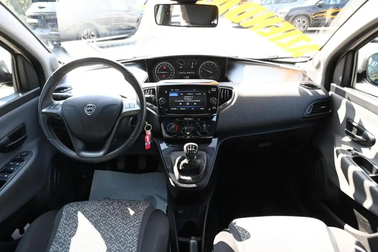 Lancia Ypsilon 2022 — фото 11