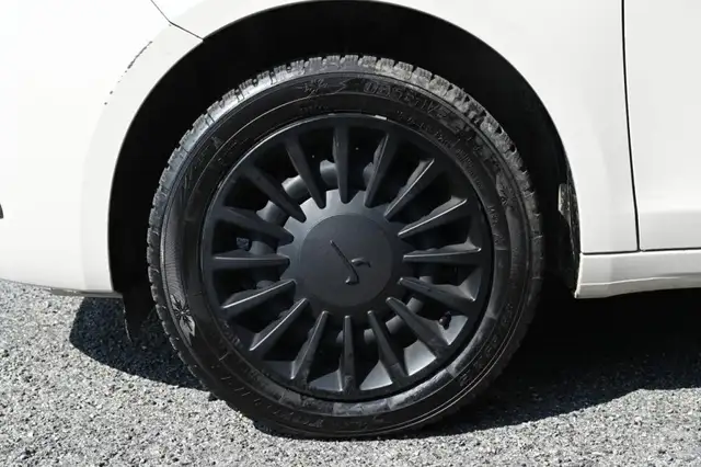 Lancia Ypsilon view 10