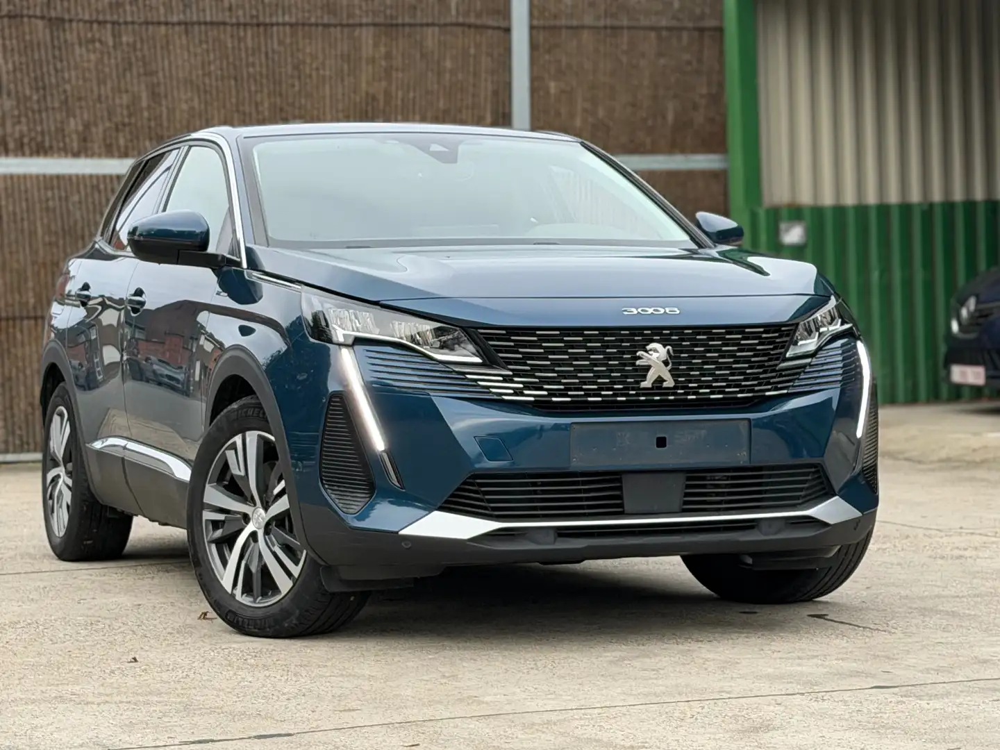 Peugeot 3008 3008 Hybrid4 300 e-EAT8 Allure Pack Blau - 2