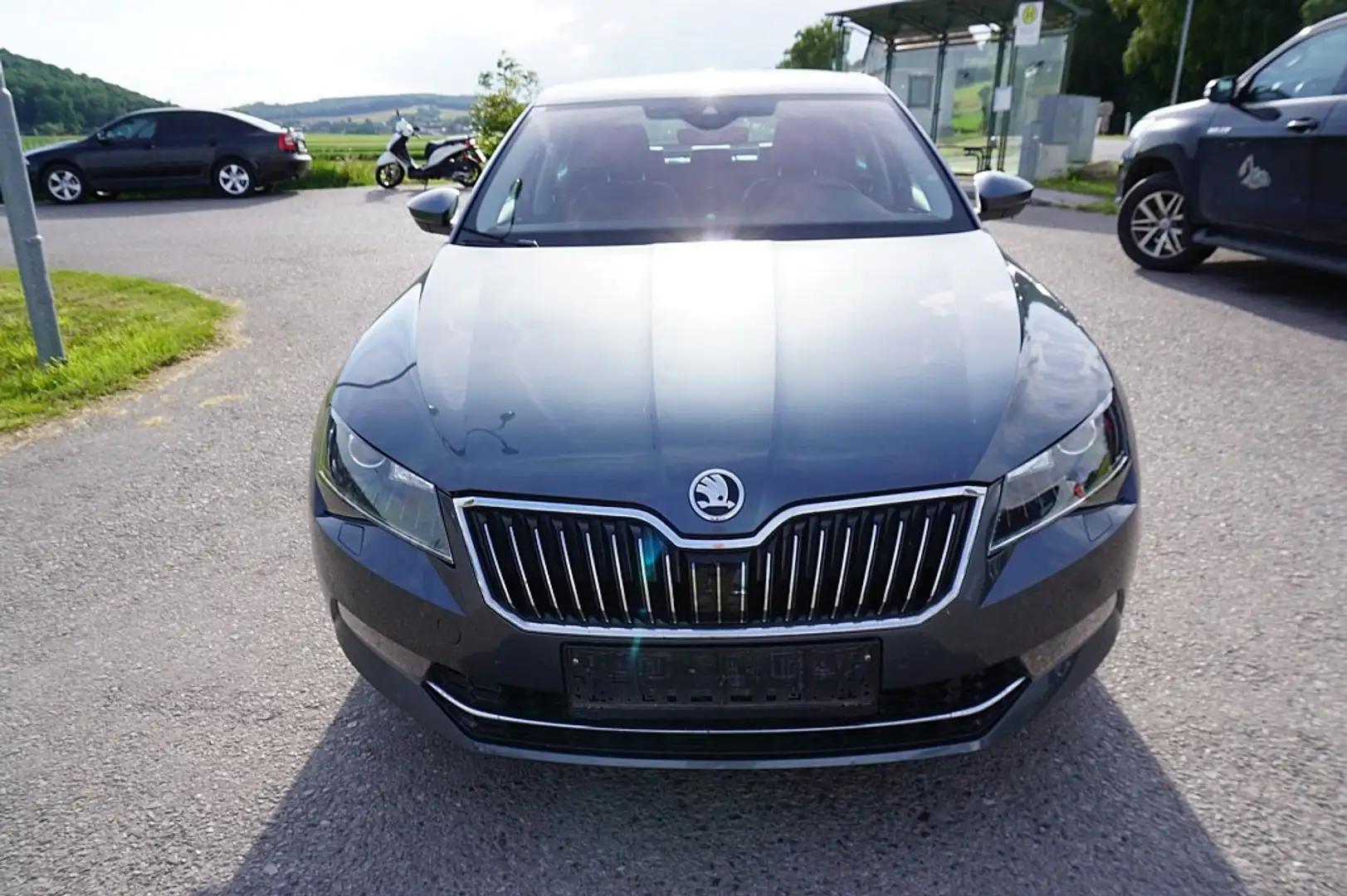 Skoda Superb 2,0 TSI 4x4 Laurin & Klement DSG Grau - 1