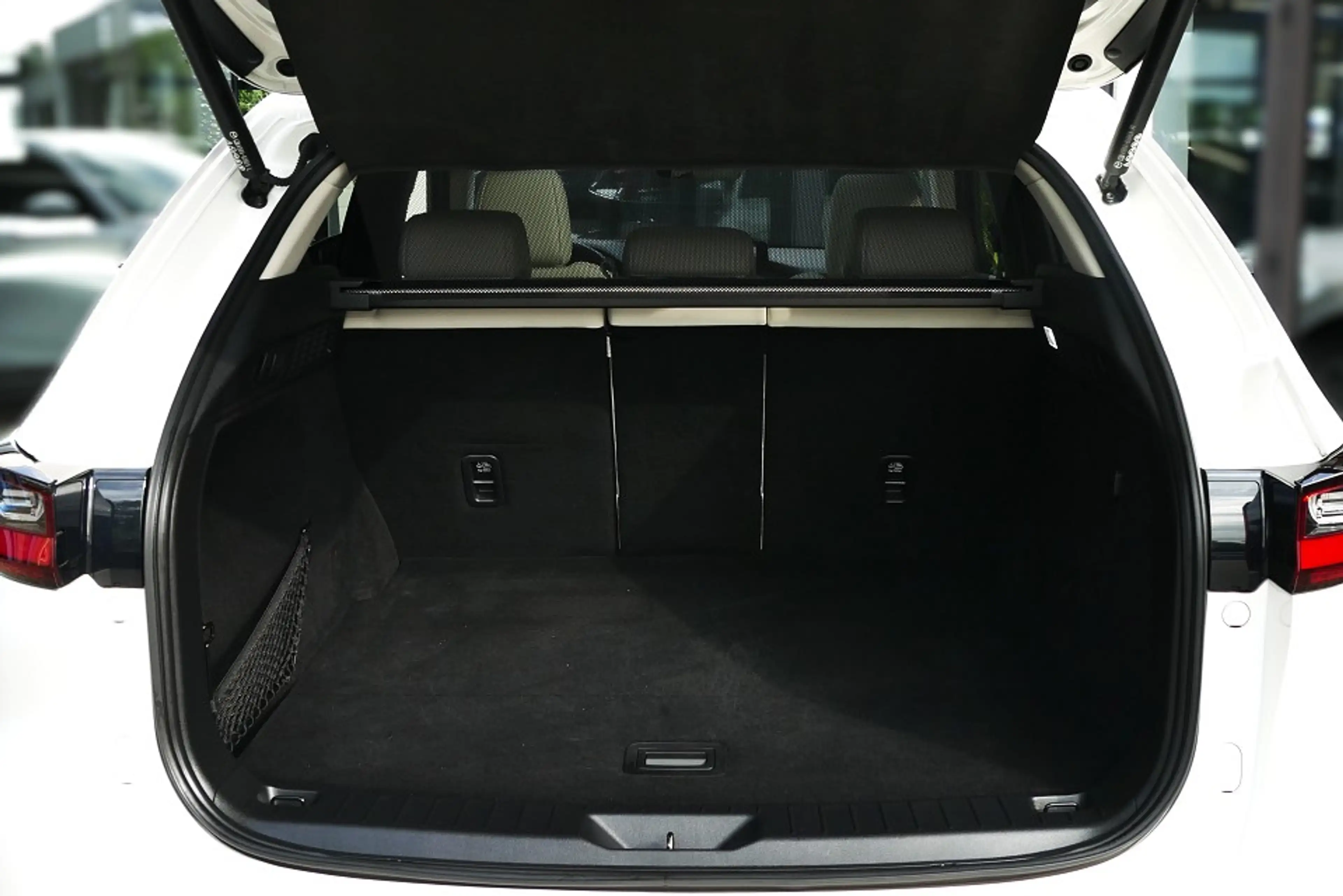 Mazda CX-60 2.5L e-Skyactiv PHEV Takumi *LED 360° Kamera* — photo 9