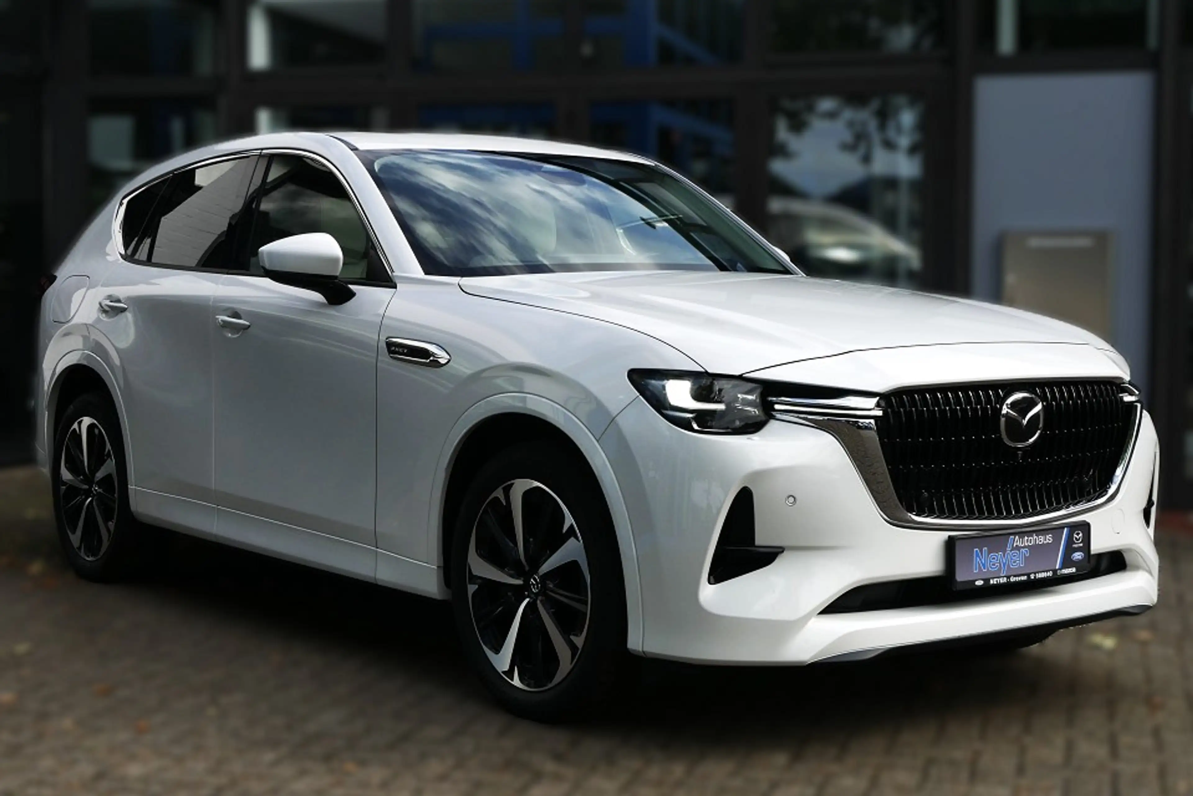 Mazda CX-60 2.5L e-Skyactiv PHEV Takumi *LED 360° Kamera* — photo 3