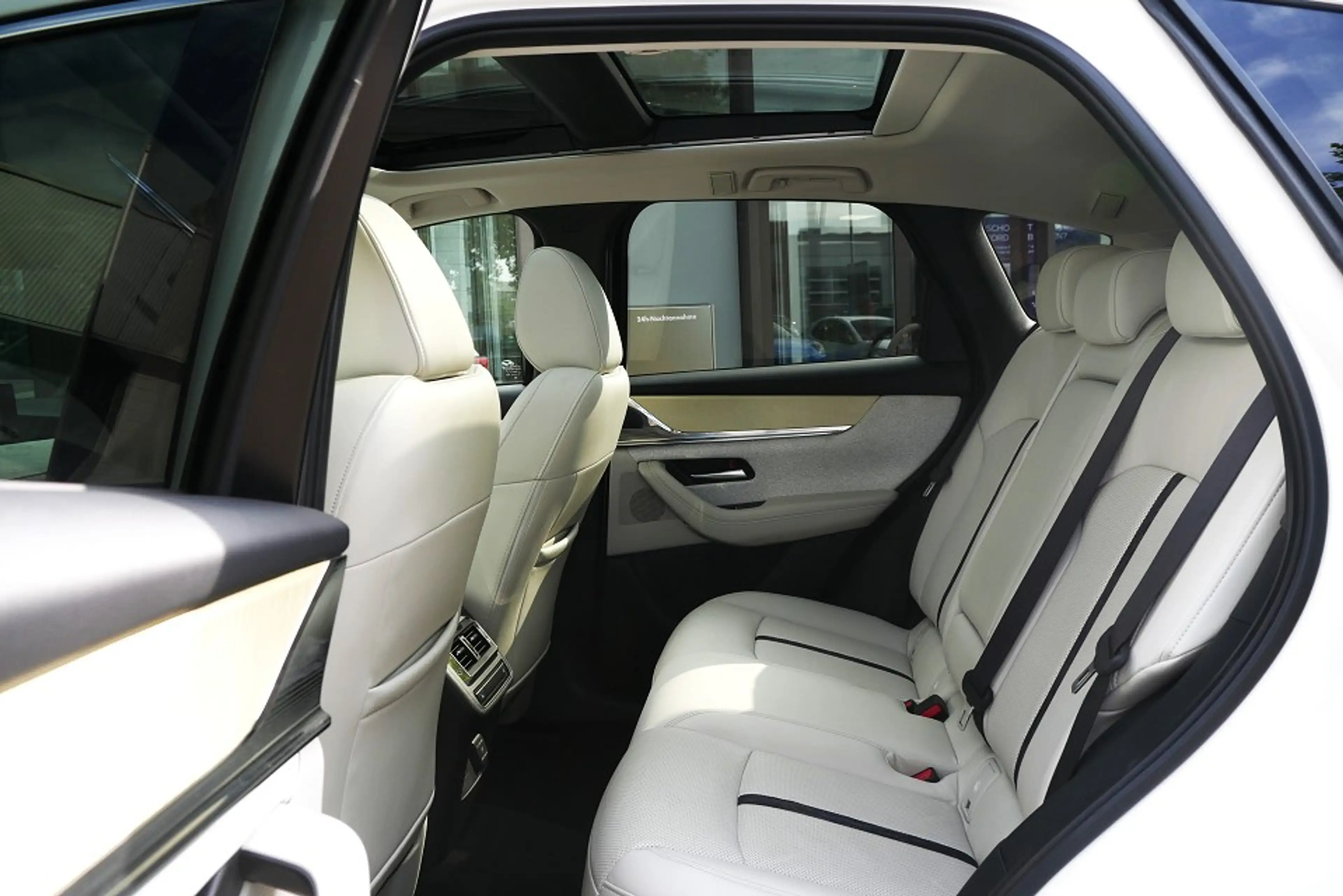 Mazda CX-60 2.5L e-Skyactiv PHEV Takumi *LED 360° Kamera* — photo 8
