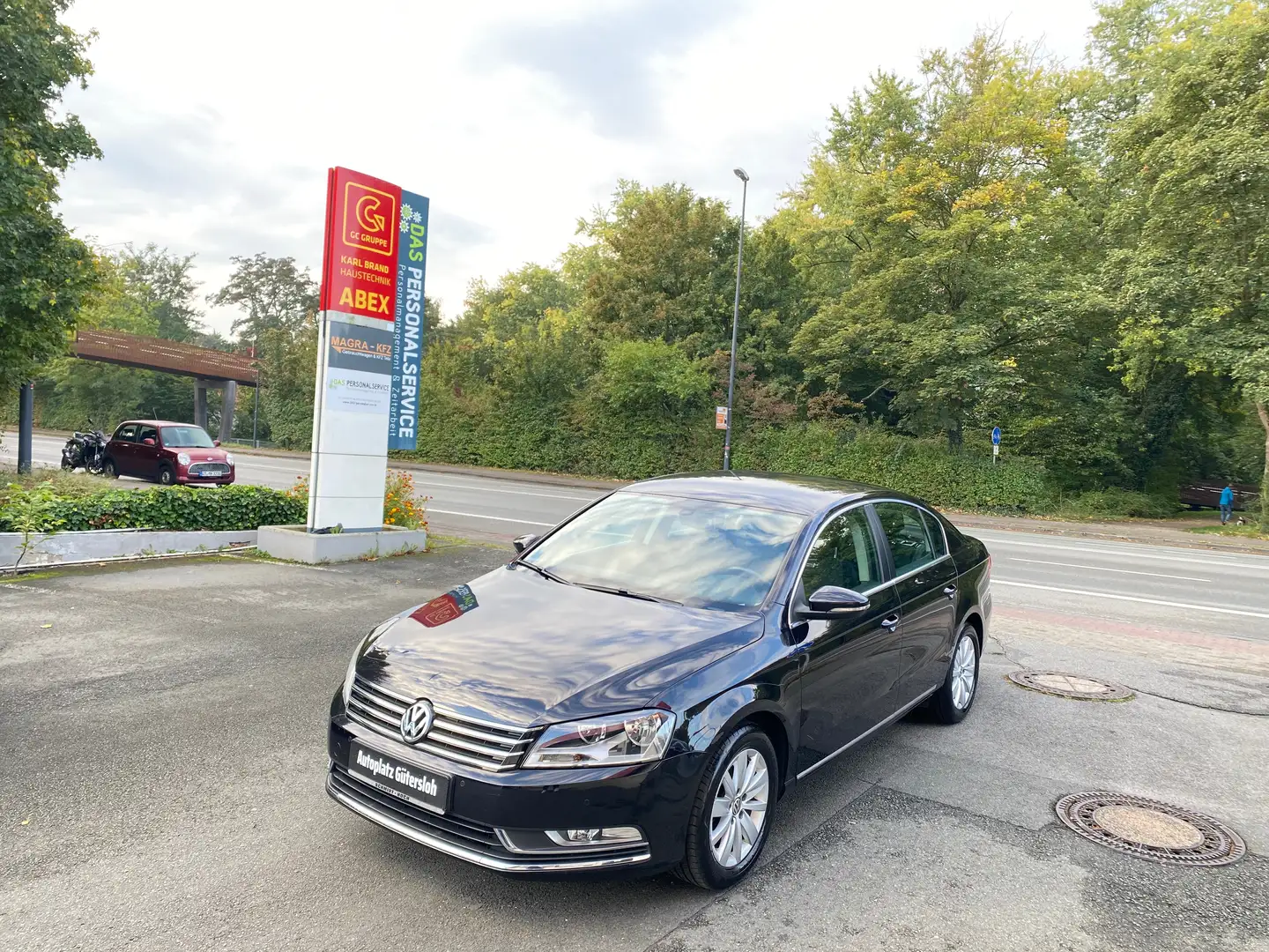 Volkswagen Passat Passat 1.6 TDI BMT Comfortline KLIMATRONIC SHZ PDC Schwarz - 1