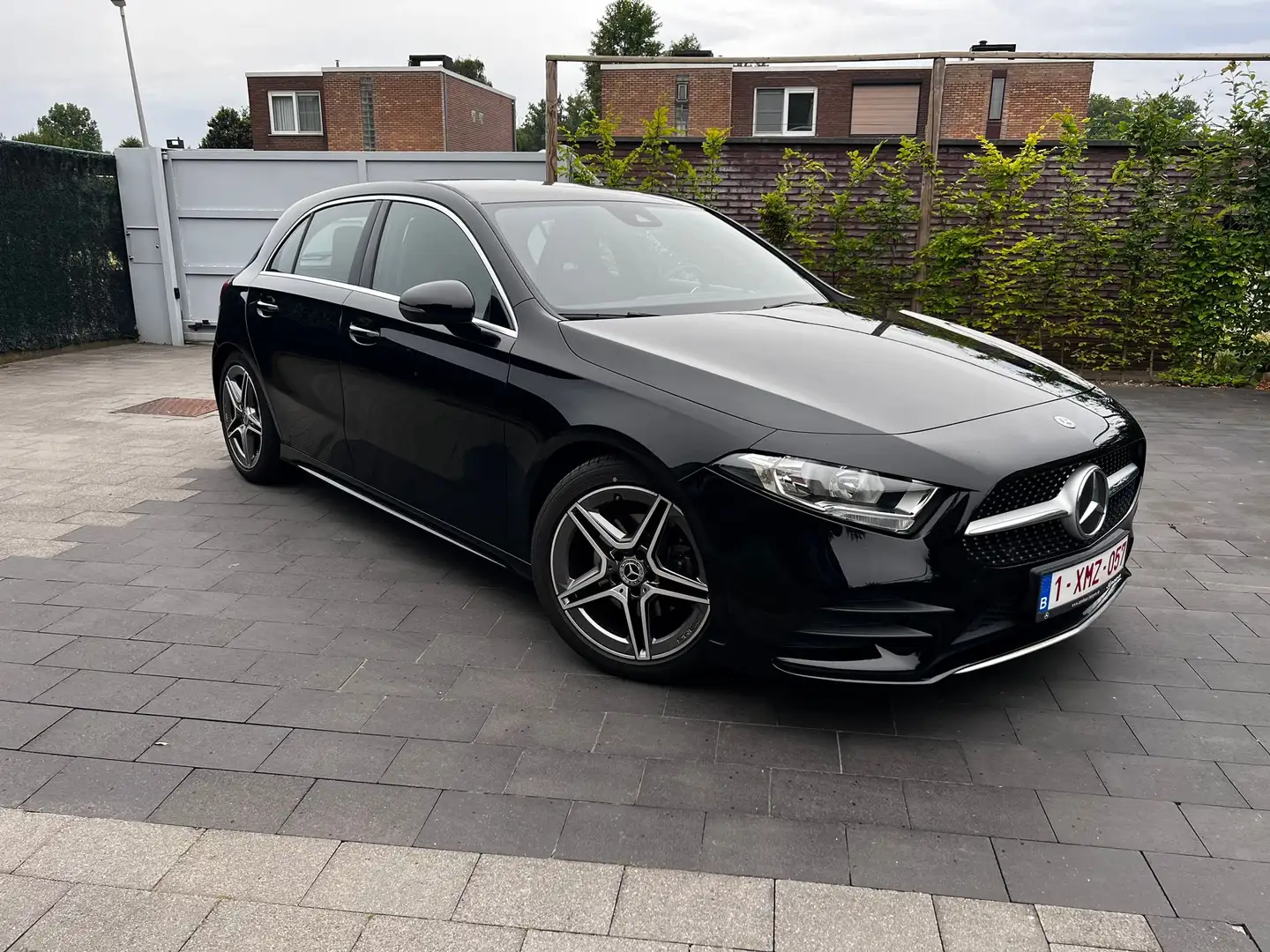 Mercedes-Benz A 180 A 180 AMG Line Zwart - 1