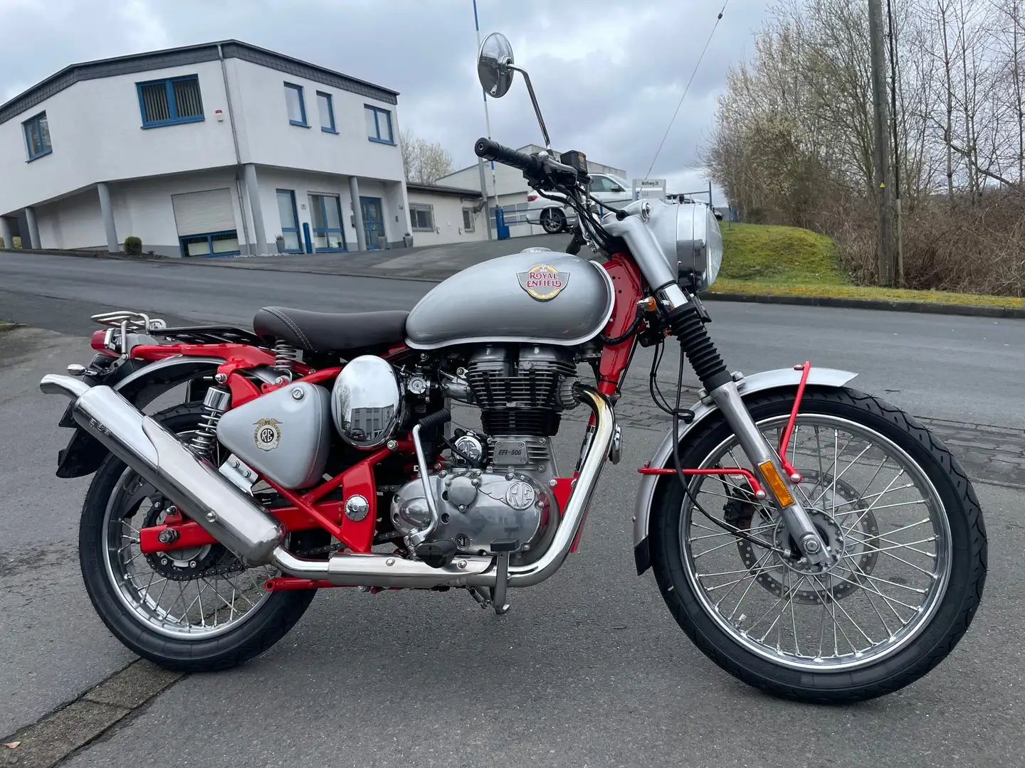 Royal Enfield Bullet 500 Trials EFI - Top Zustand Plateado - 1