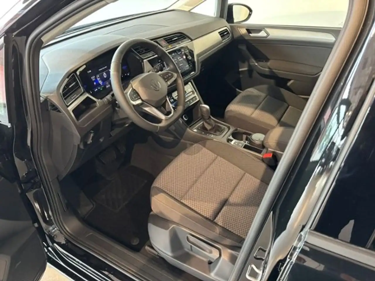 Volkswagen Touran 1.5 TSI Comfortline | AHK | 7-Sitzer | Na 5