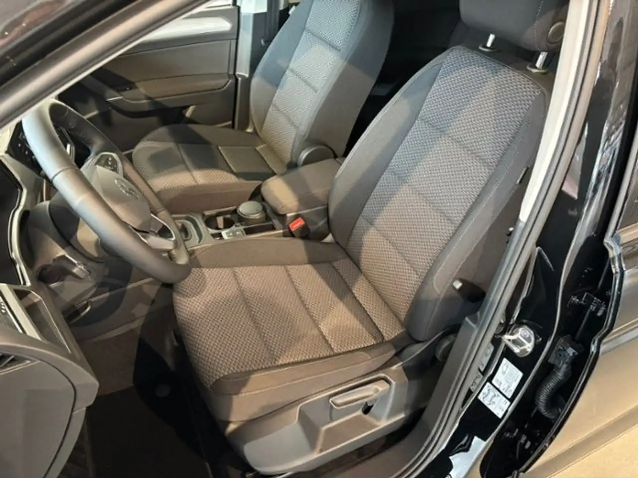 Volkswagen Touran 1.5 TSI Comfortline | AHK | 7-Sitzer | Na 6