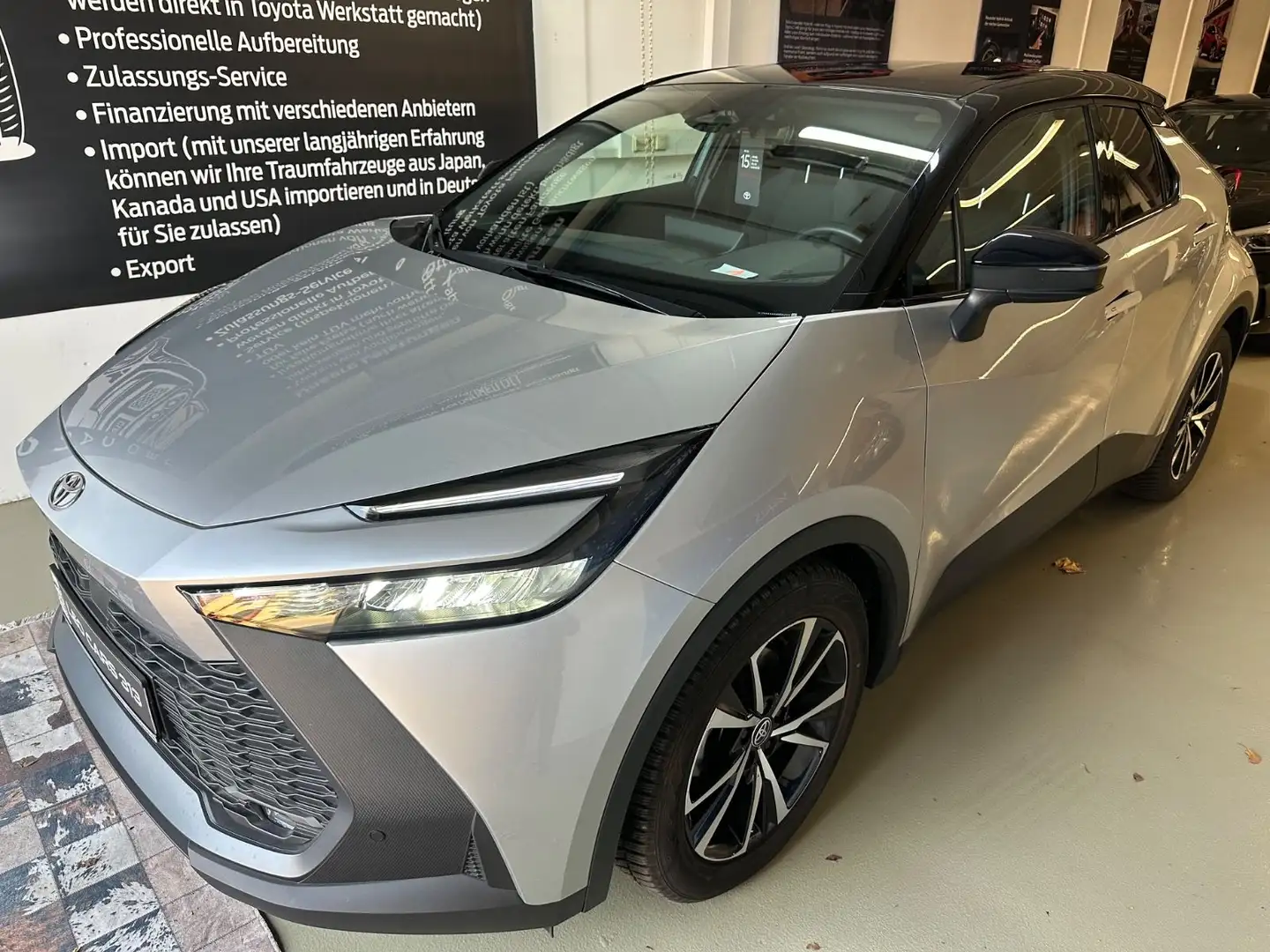 Toyota C-HR Hybrid FWD Team Deutschland Silber - 1