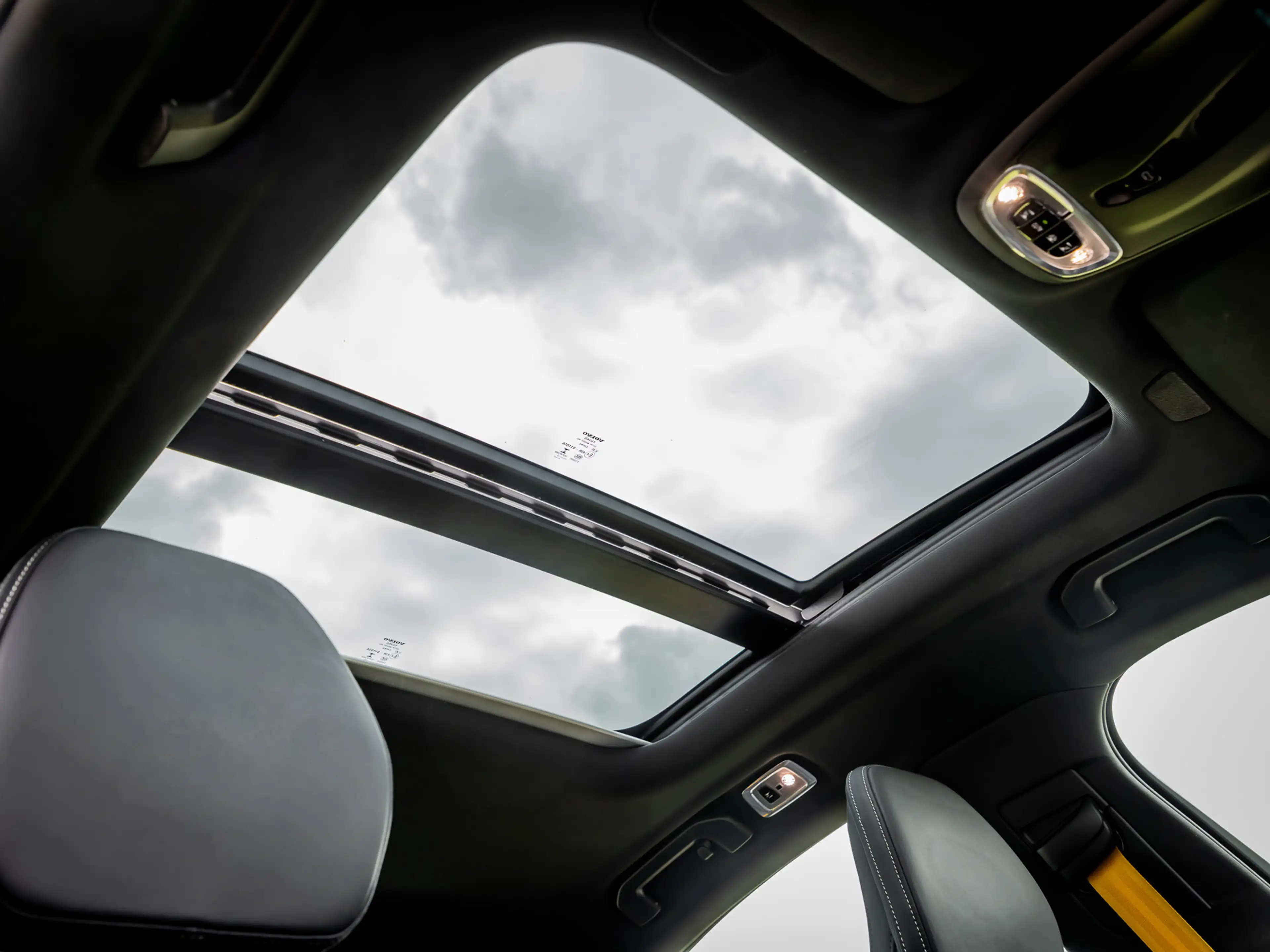 Volvo S60 2.0 T8 AWD Twin Engine Polestar Engineered |Panora — photo 12