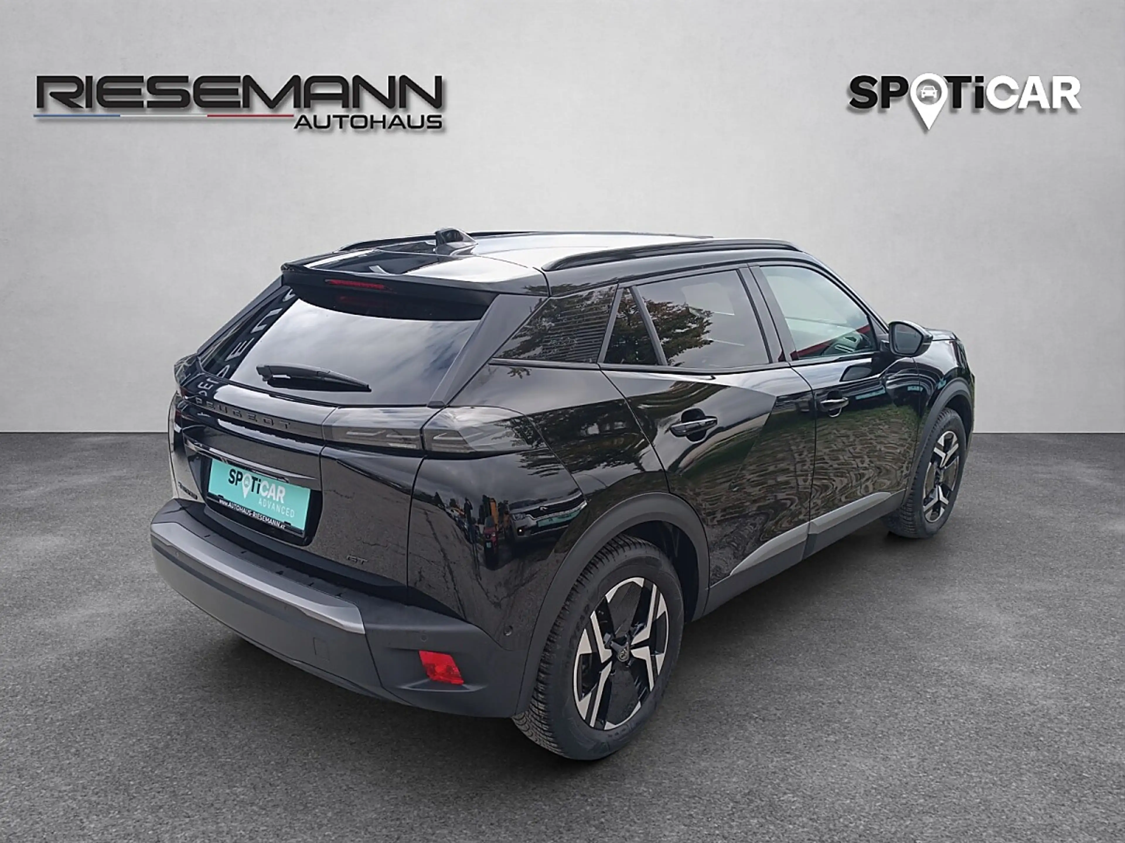 Peugeot e-2008 50kWh GT — photo 4