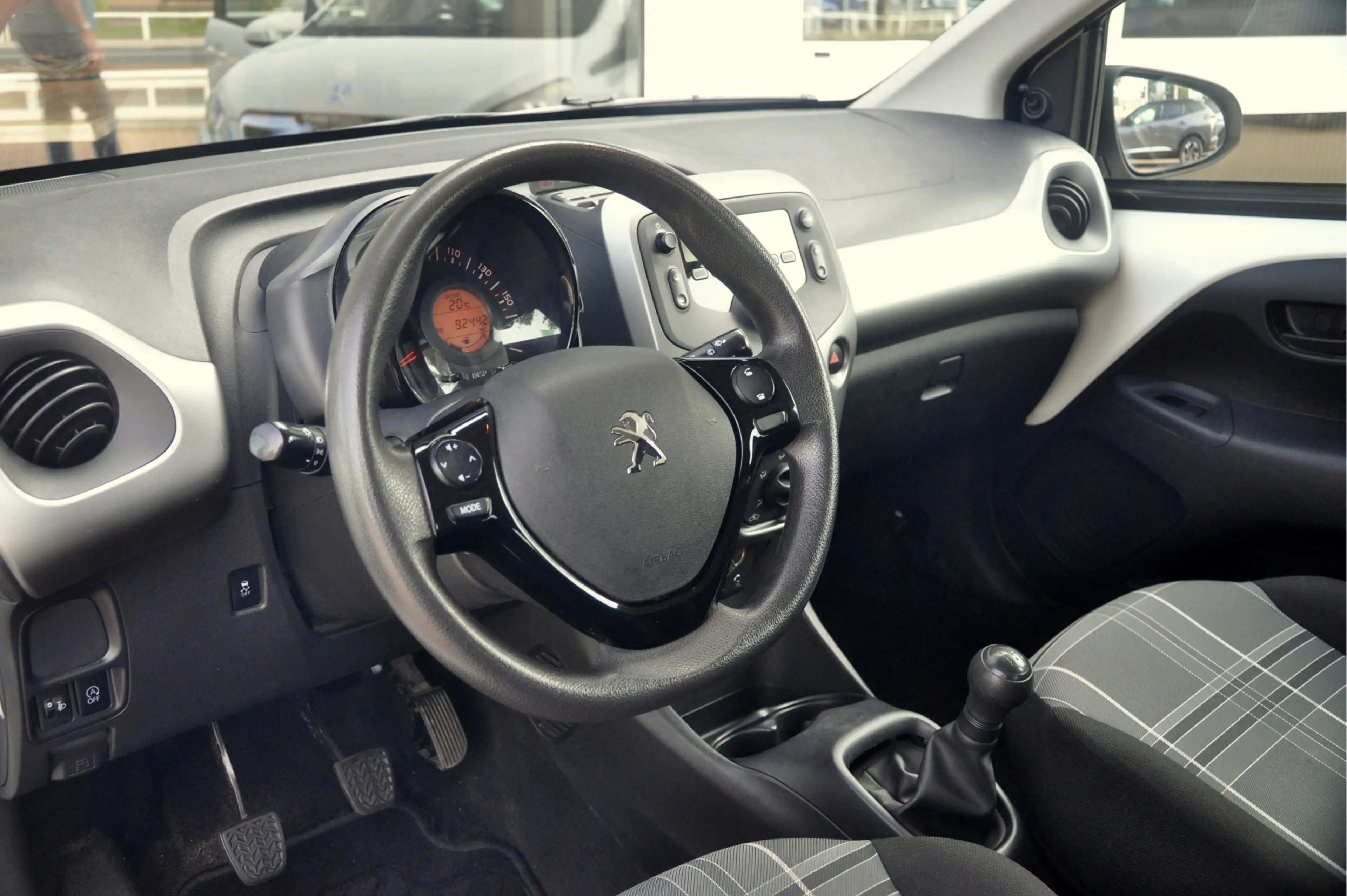 Peugeot 108 1.0 e-VTi Active | Airco — photo 14