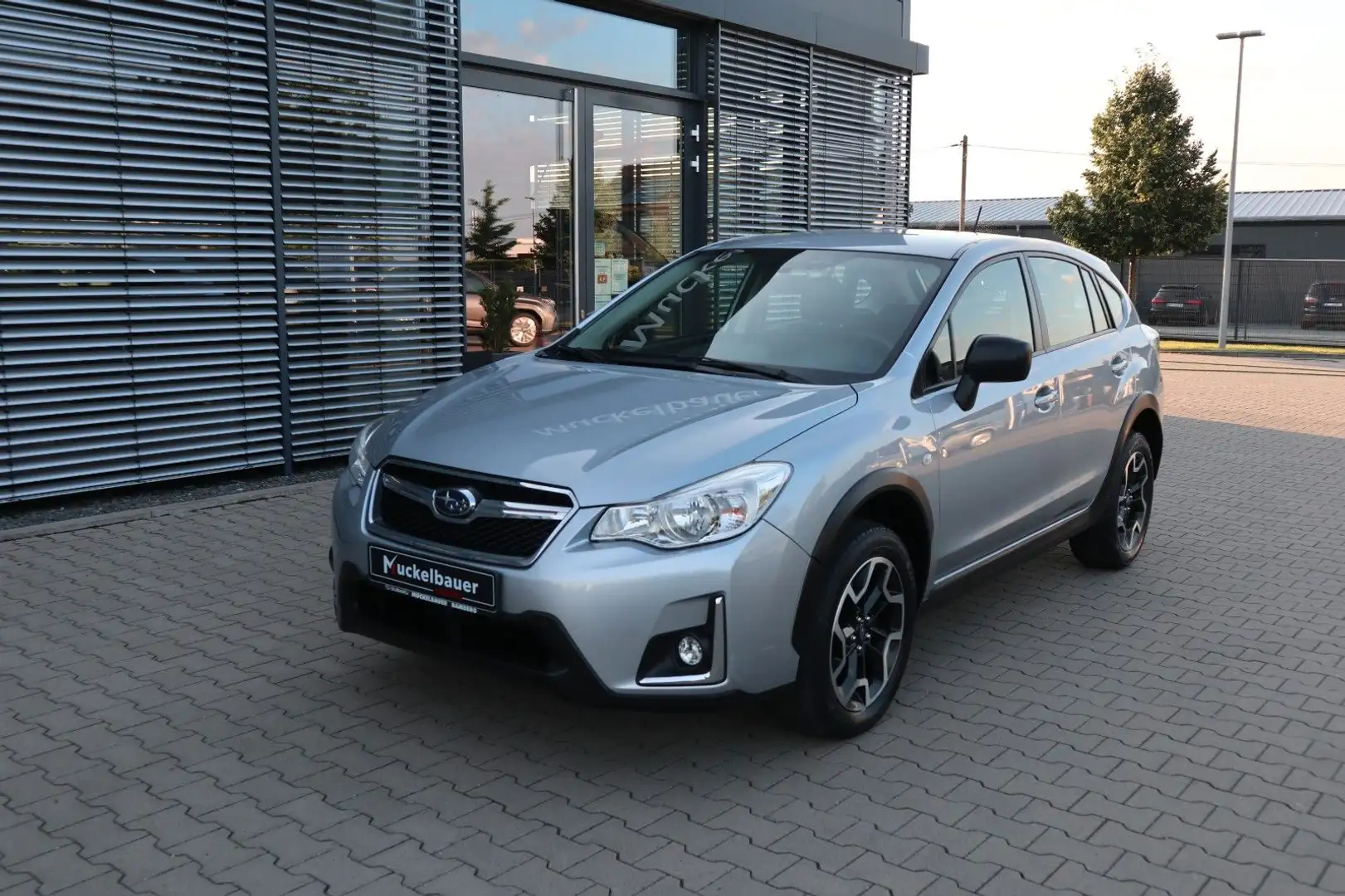 Subaru XV 2.0i Active 4WD AHK Standheizung sofort Argent - 2