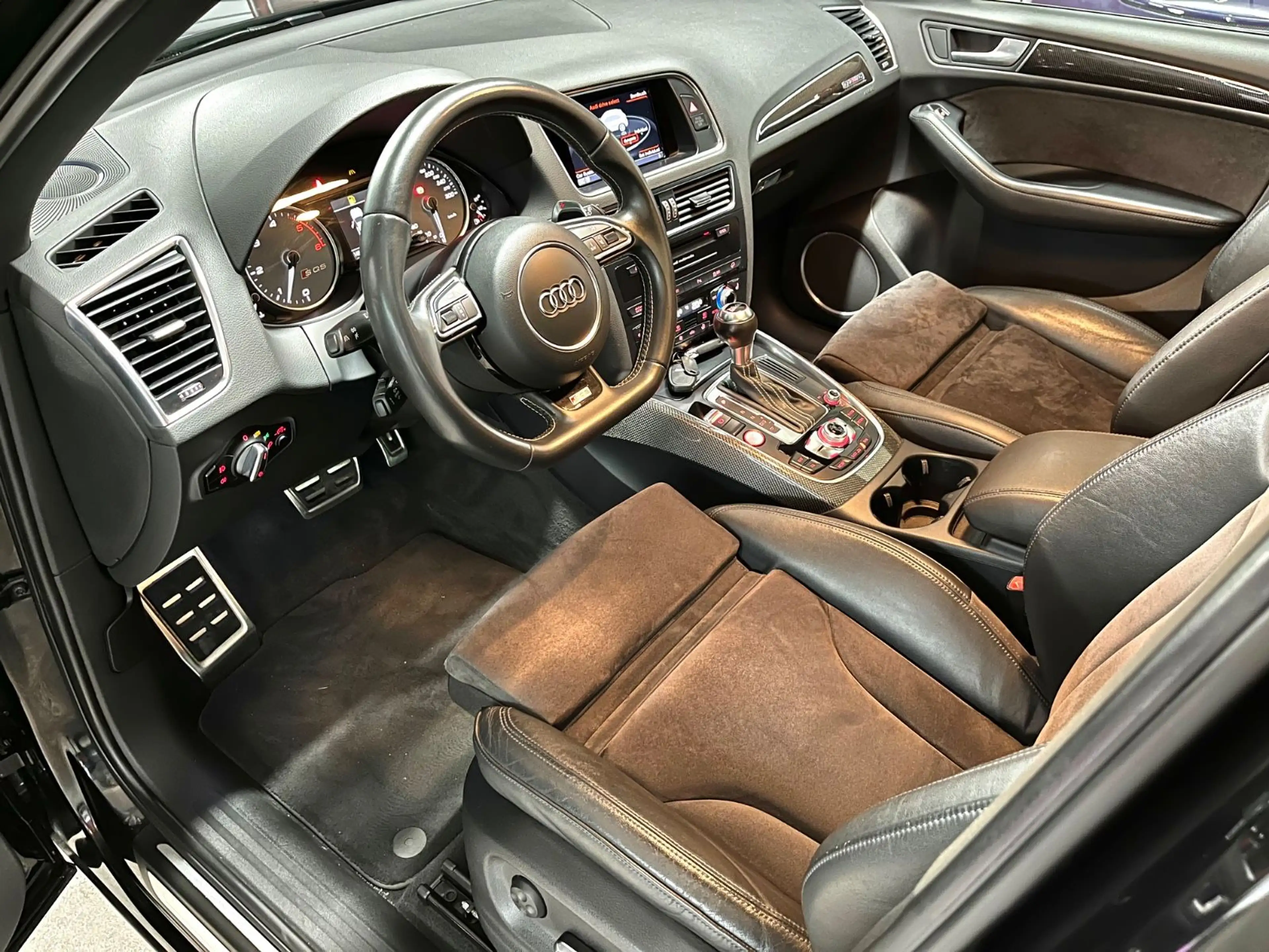 Audi SQ5 3.0 TDI quattro B&O|Panorama|Xenon|Spurhalte — photo 13