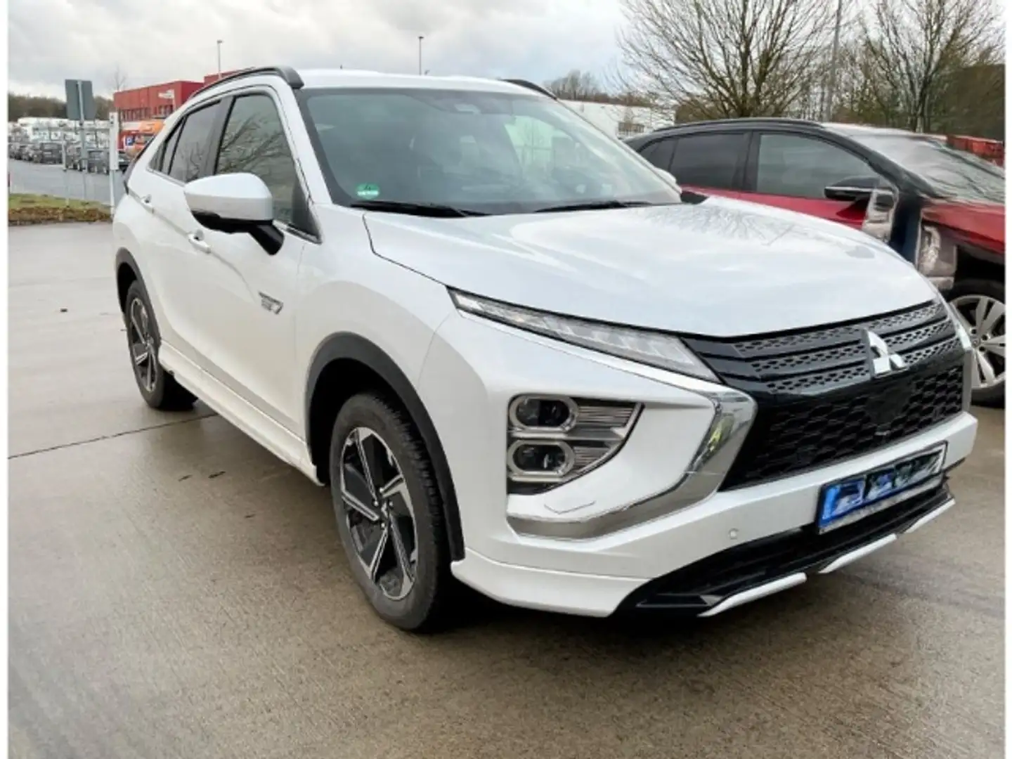 Mitsubishi Eclipse Cross Plus Select Black Hybrid 4WD 2.4 MIVEC PHEV Sport Weiß - 2