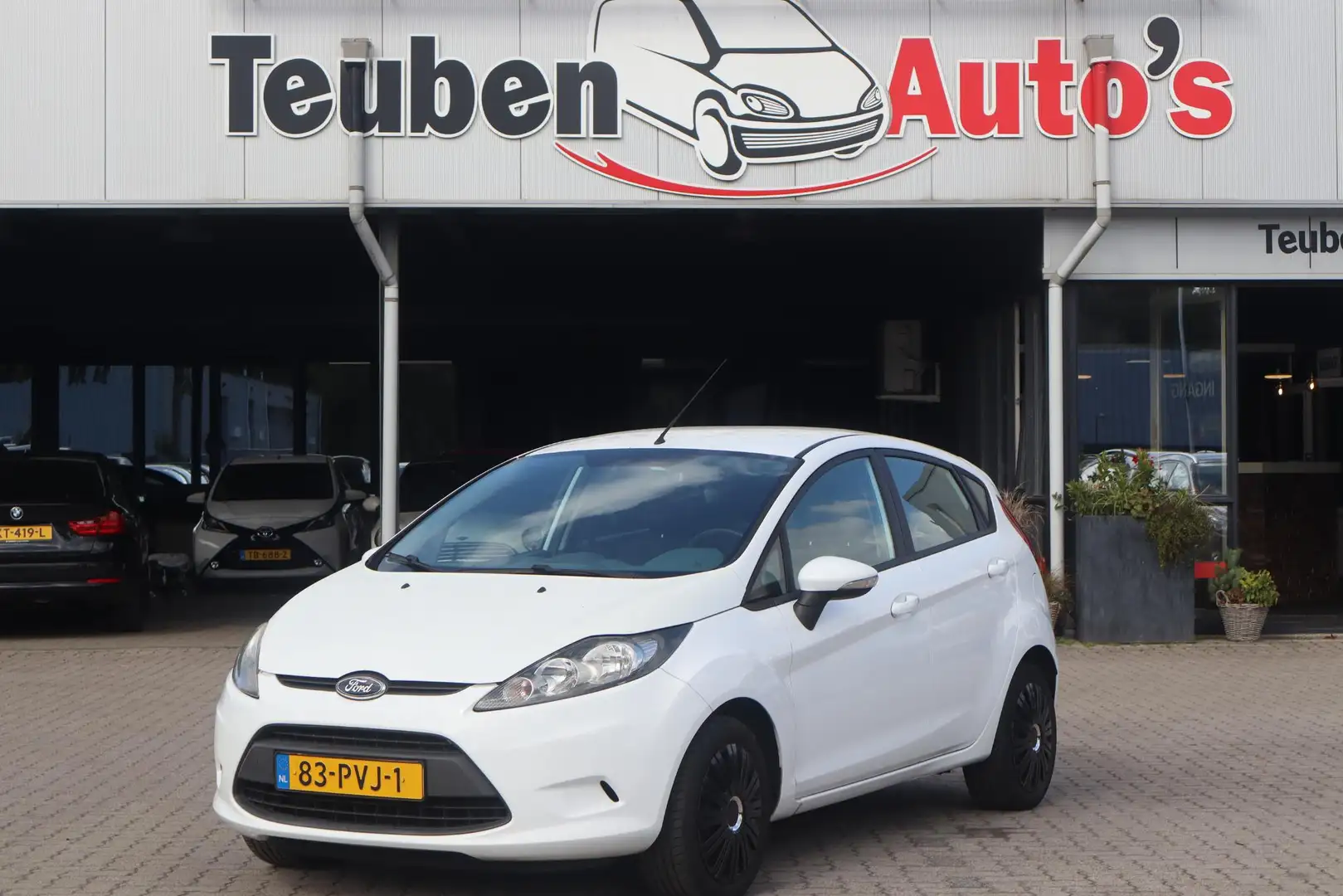 Ford Fiesta 1.25 Limited Airco, Elektrische ramen, APK tot 04- Wit - 1
