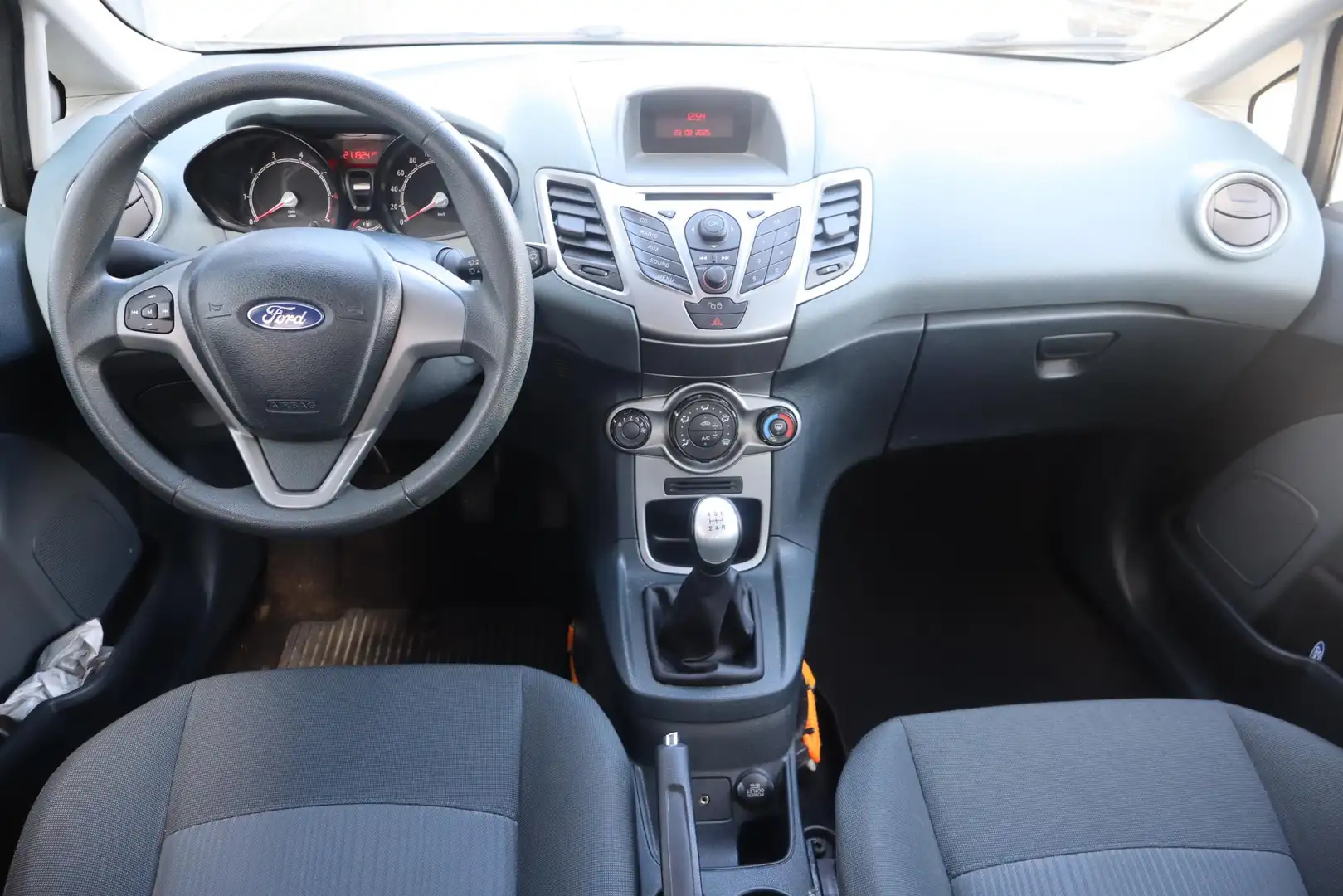 Ford Fiesta 1.25 Limited Airco, Elektrische ramen, APK tot 04- Wit - 2