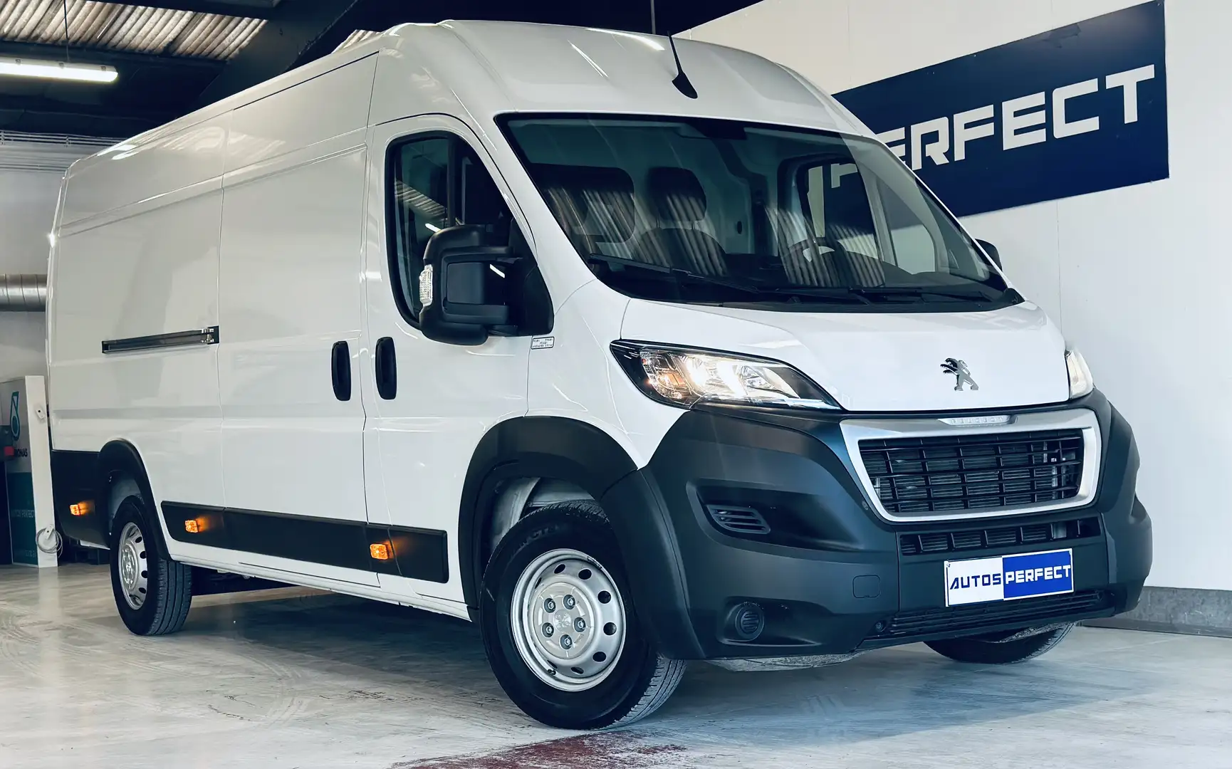 Peugeot Boxer 2.2 HDI L4 H2 3 PLACES CAMERA CLIM NAVI BLUETOOTH Blanc - 2