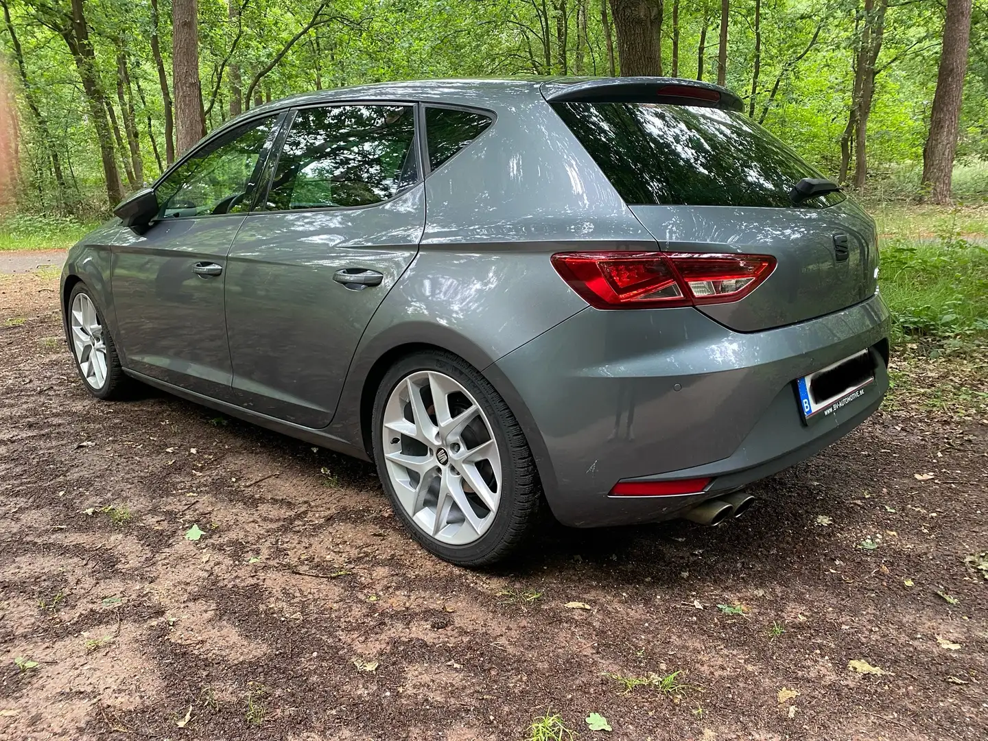 SEAT Leon Leon 1.4 TSI ACT Start Grijs - 2