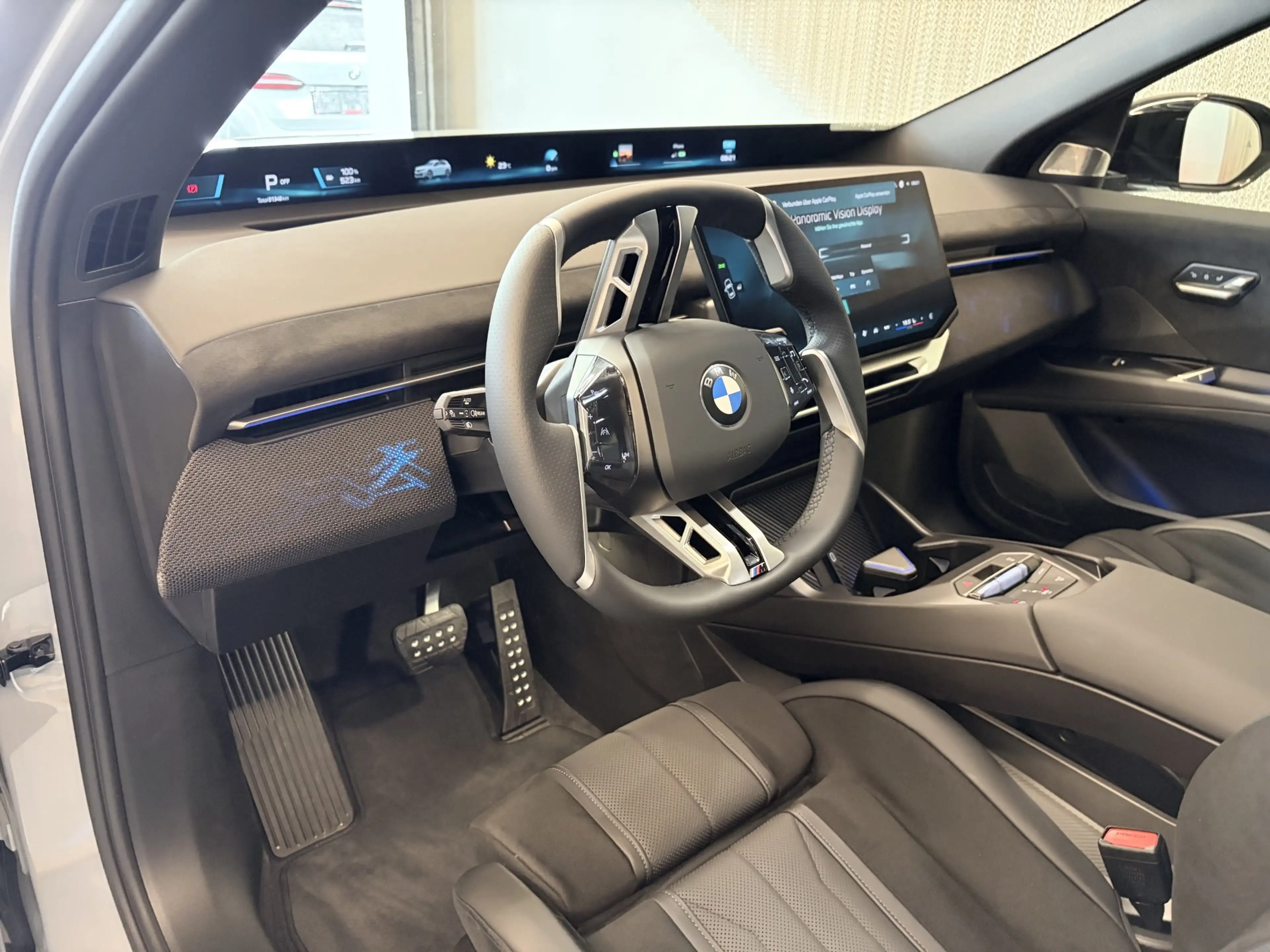 BMW iX3 40 sDrive — photo 9