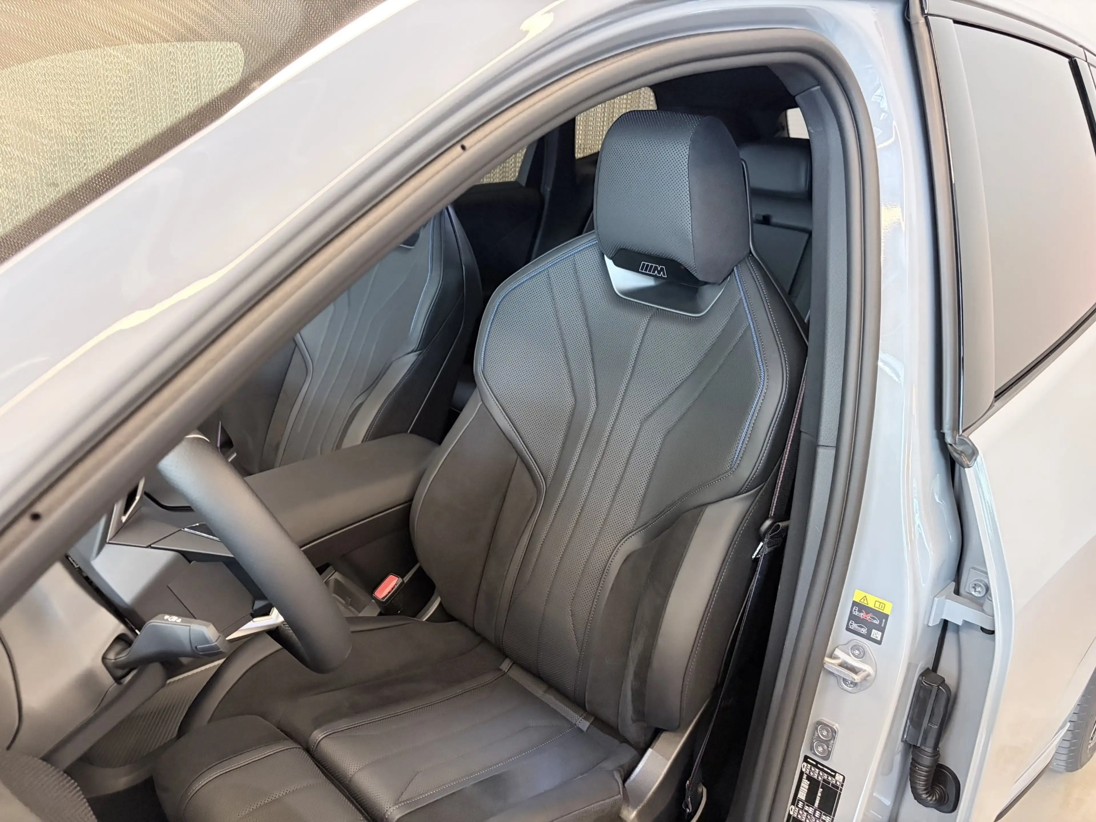 BMW iX3 40 sDrive — photo 7