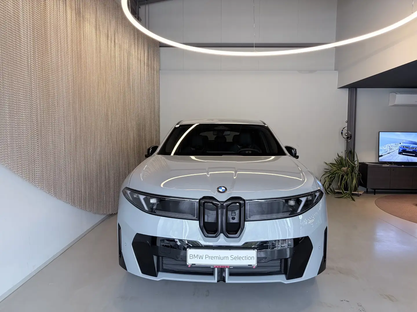 BMW iX3 40 sDrive Grau - 2