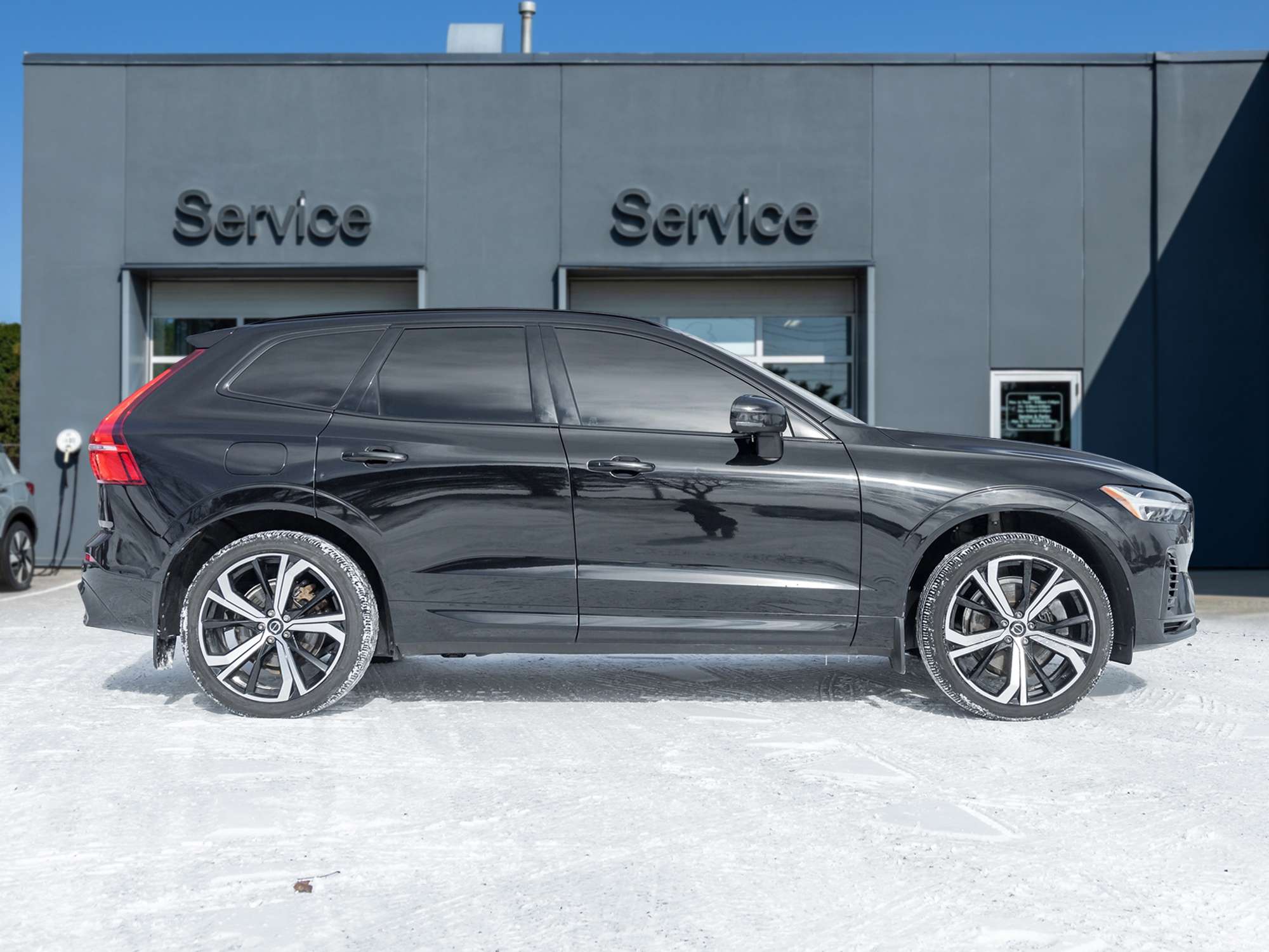 2022 Volvo XC60 T8 eAWD PHEV R-Design |NEW TIRES |VOLVO CPO thumb 6