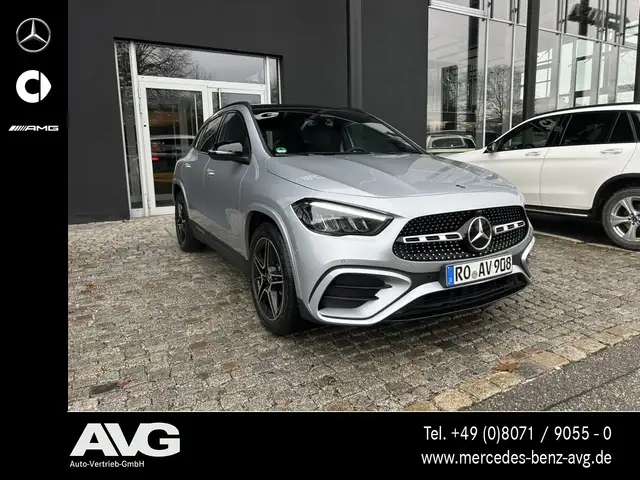 Mercedes-Benz Gla Class view 3