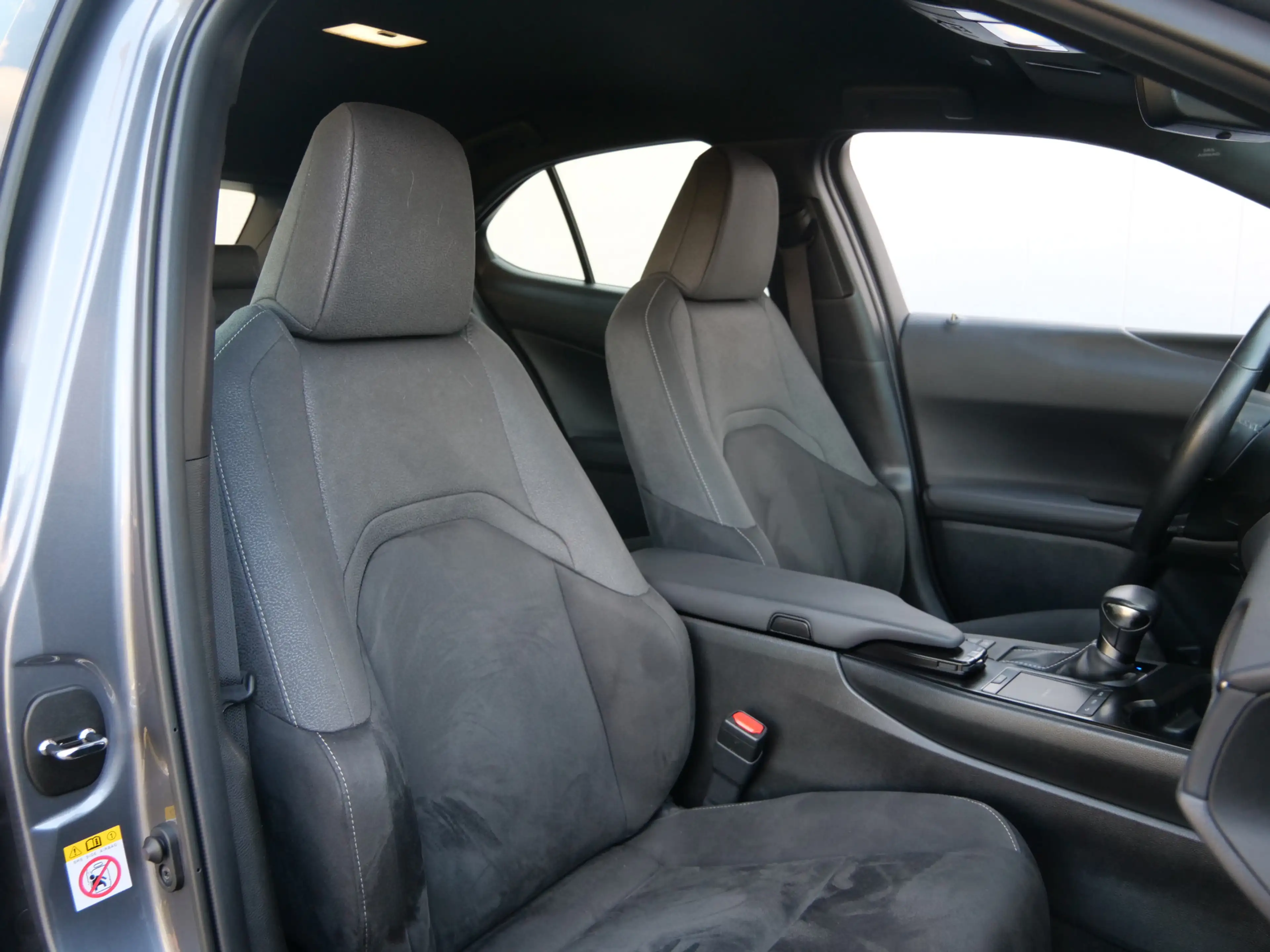 Lexus UX 250h Business Line Pro 184 Pk Automaat Navi / DAB / App — photo 4