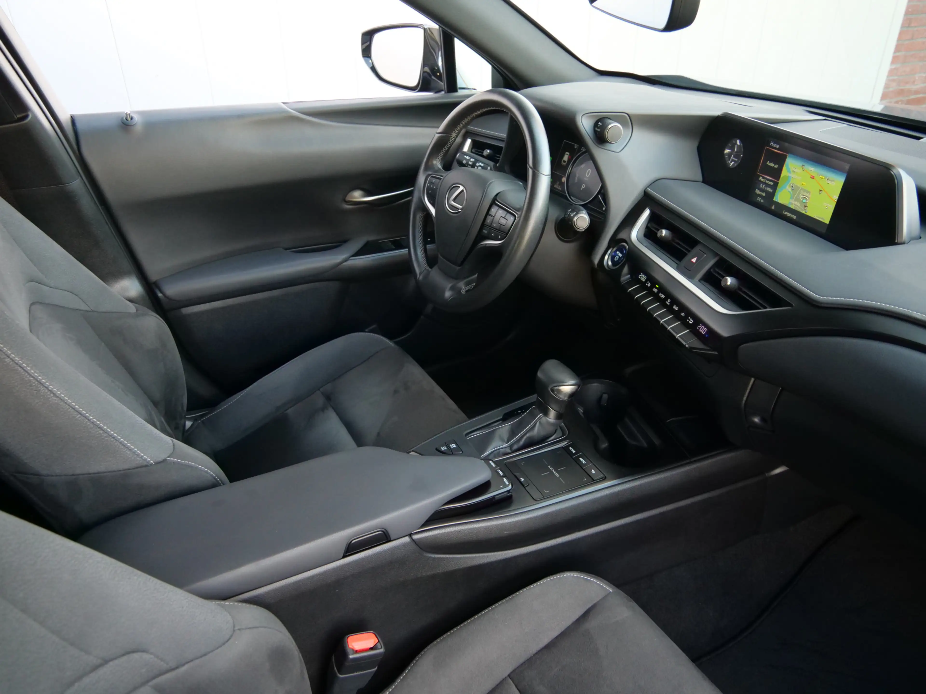 Lexus UX 250h Business Line Pro 184 Pk Automaat Navi / DAB / App — photo 23