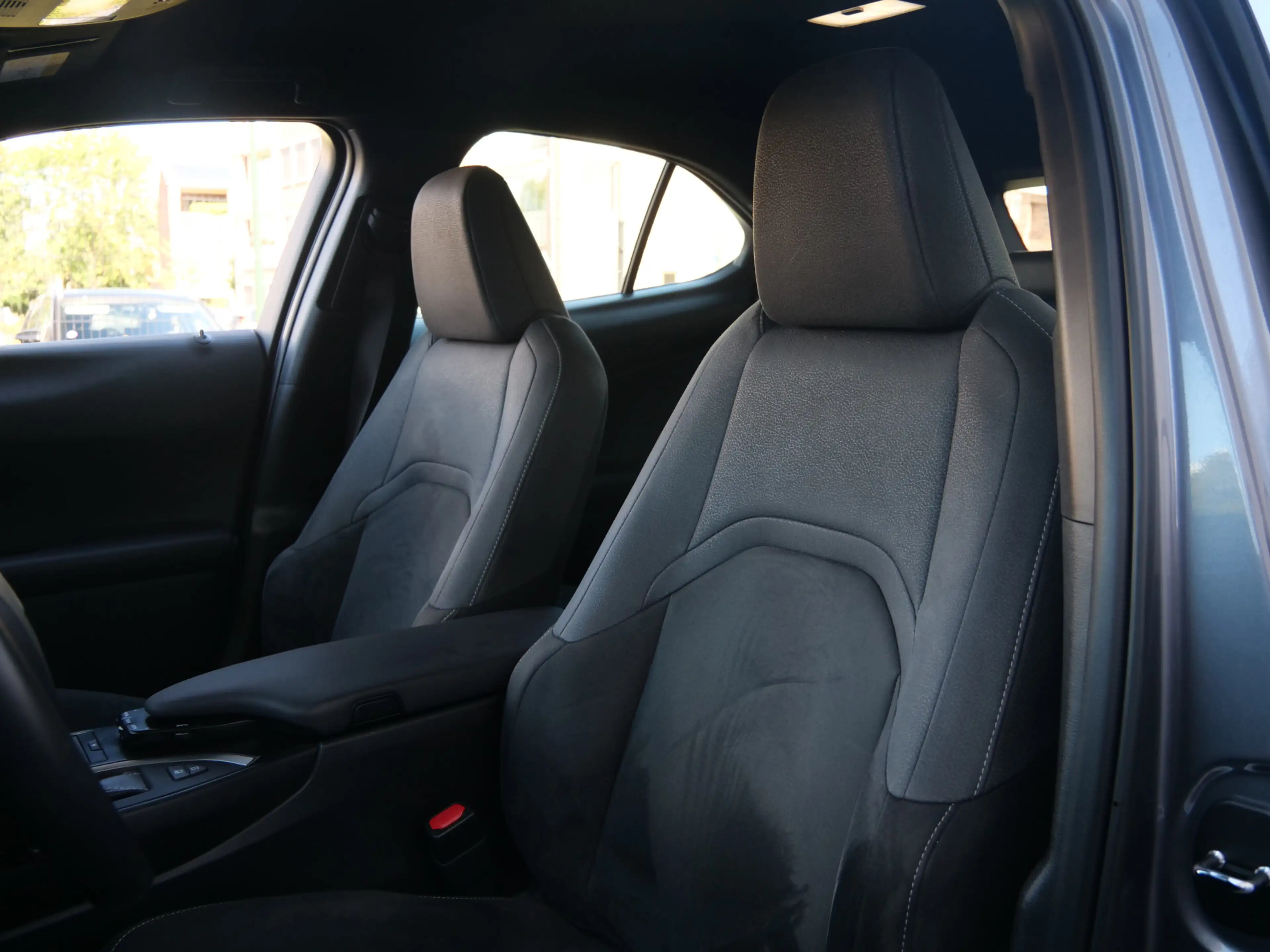 Lexus UX 250h Business Line Pro 184 Pk Automaat Navi / DAB / App — photo 26