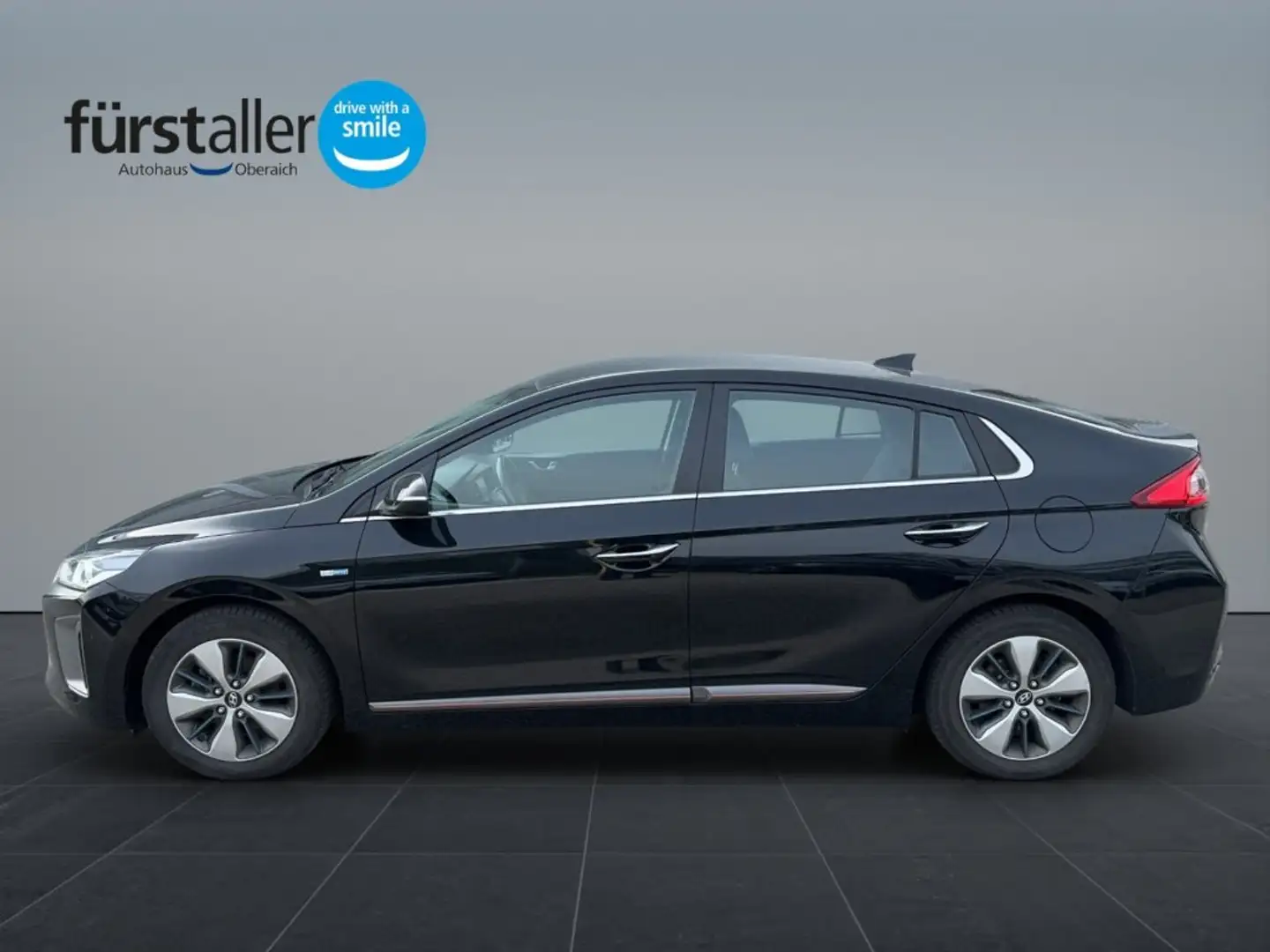 Hyundai IONIQ Elektro Style BEV 661k-P3/5-O7 Schwarz - 2